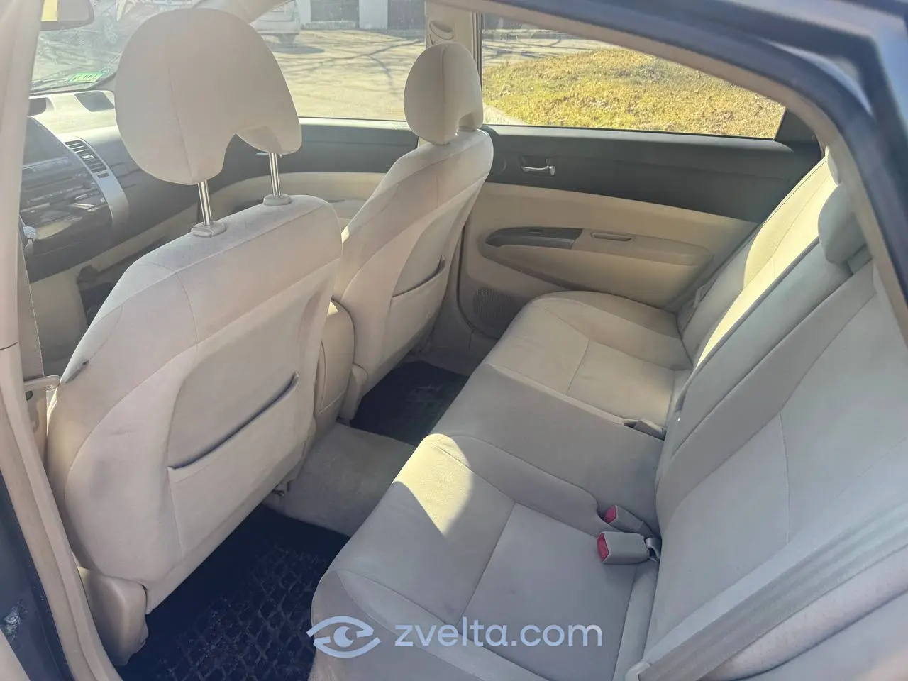 Car photo 6