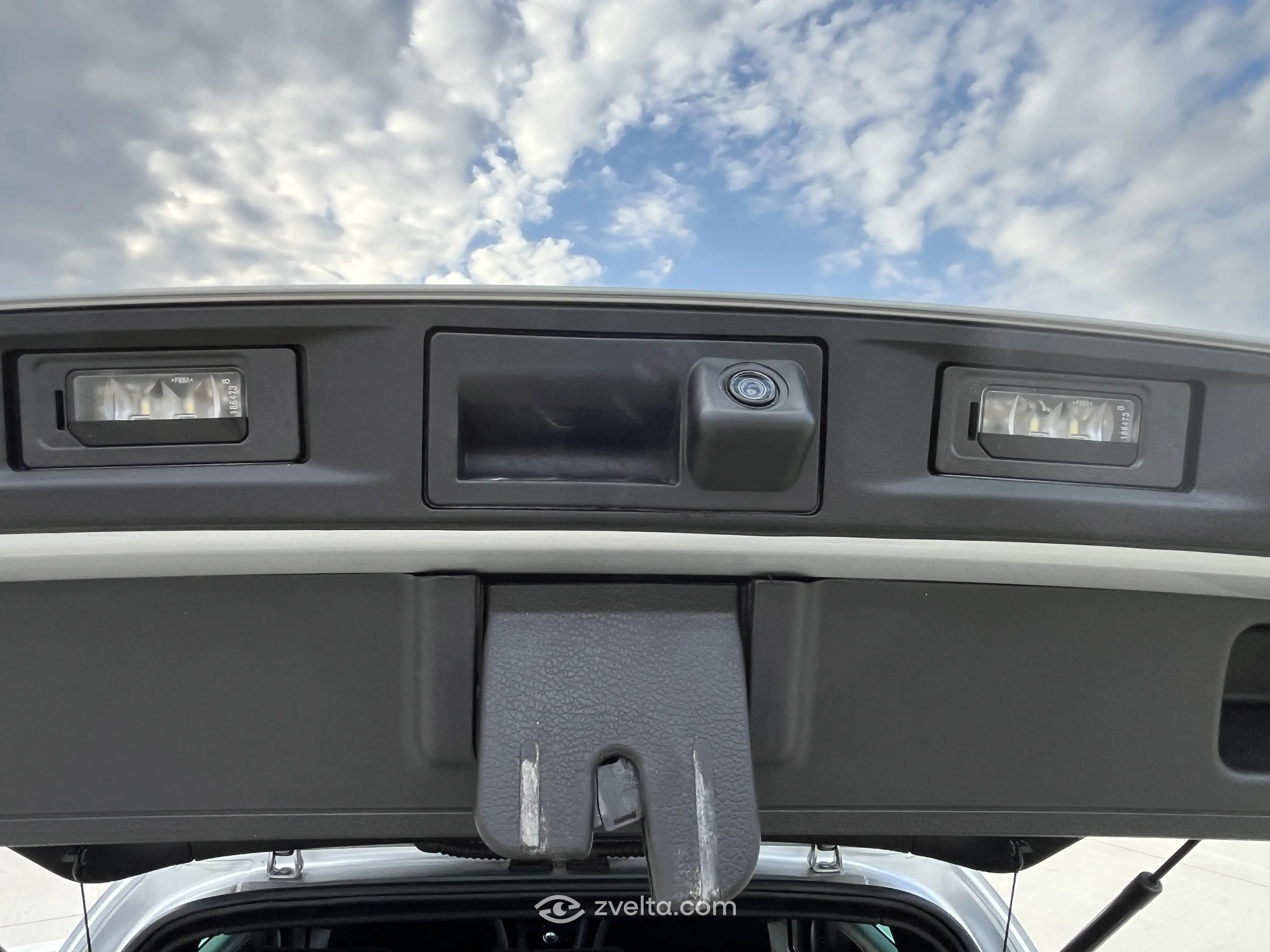Car photo 6