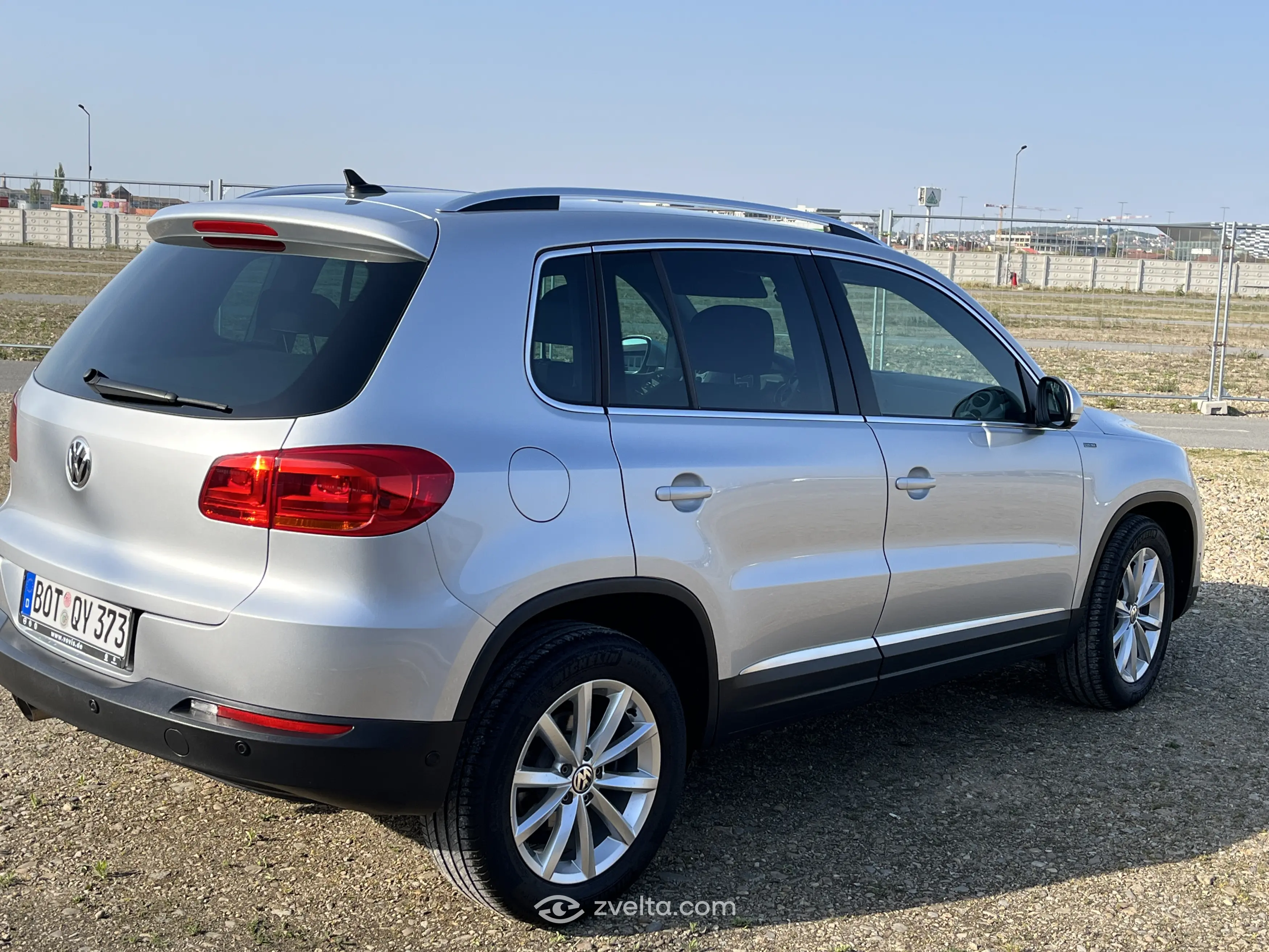 Car photo 5