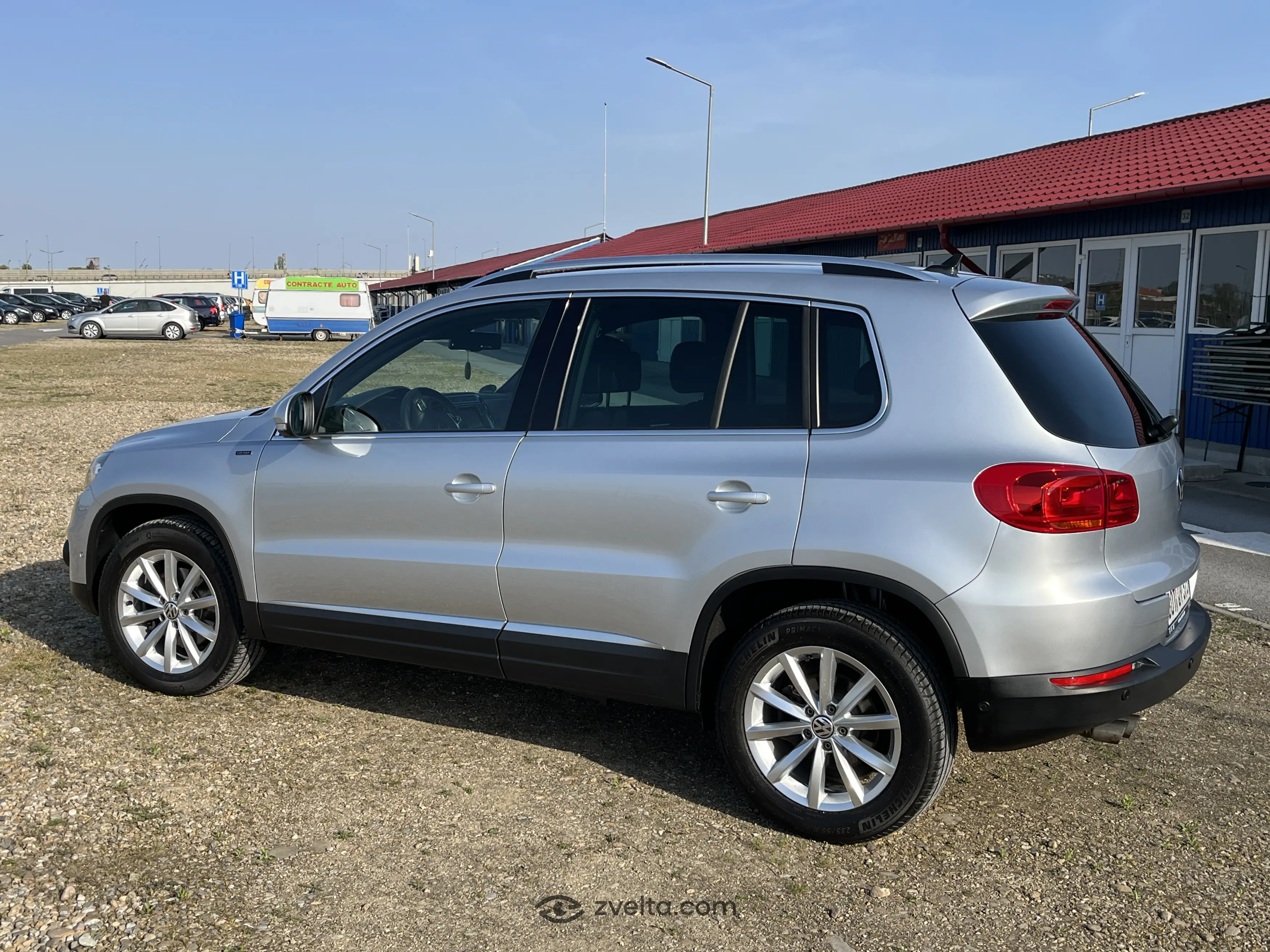 Car photo 4