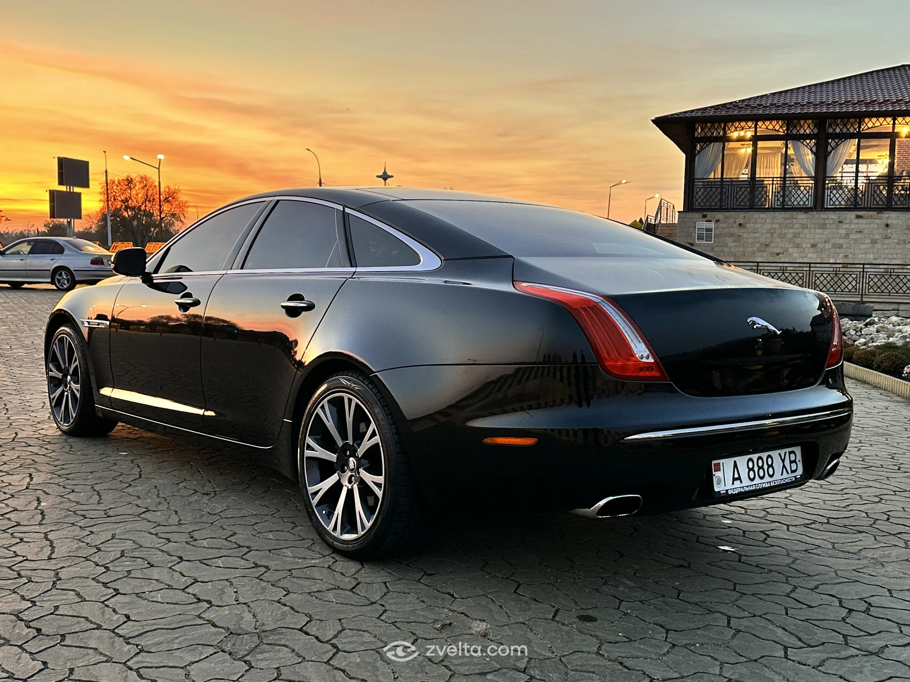 Car photo 5