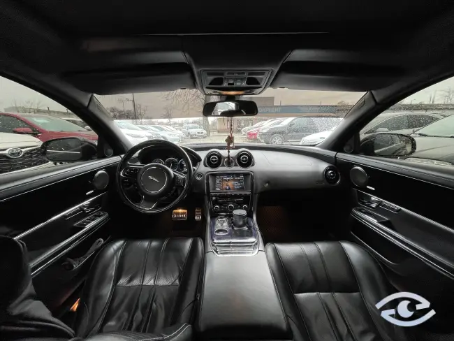 Jaguar XJ Jaguar XJ