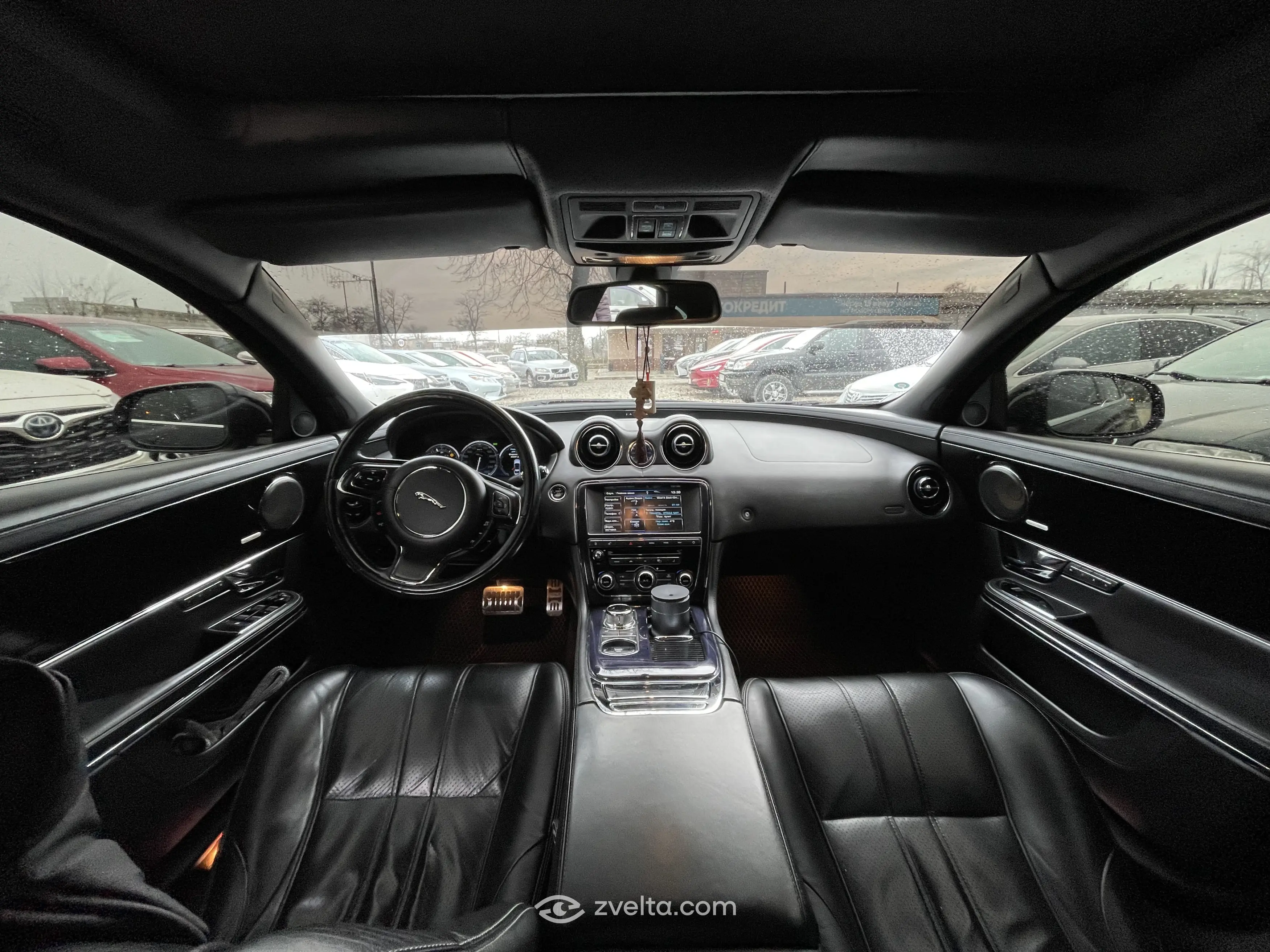 Car photo 7