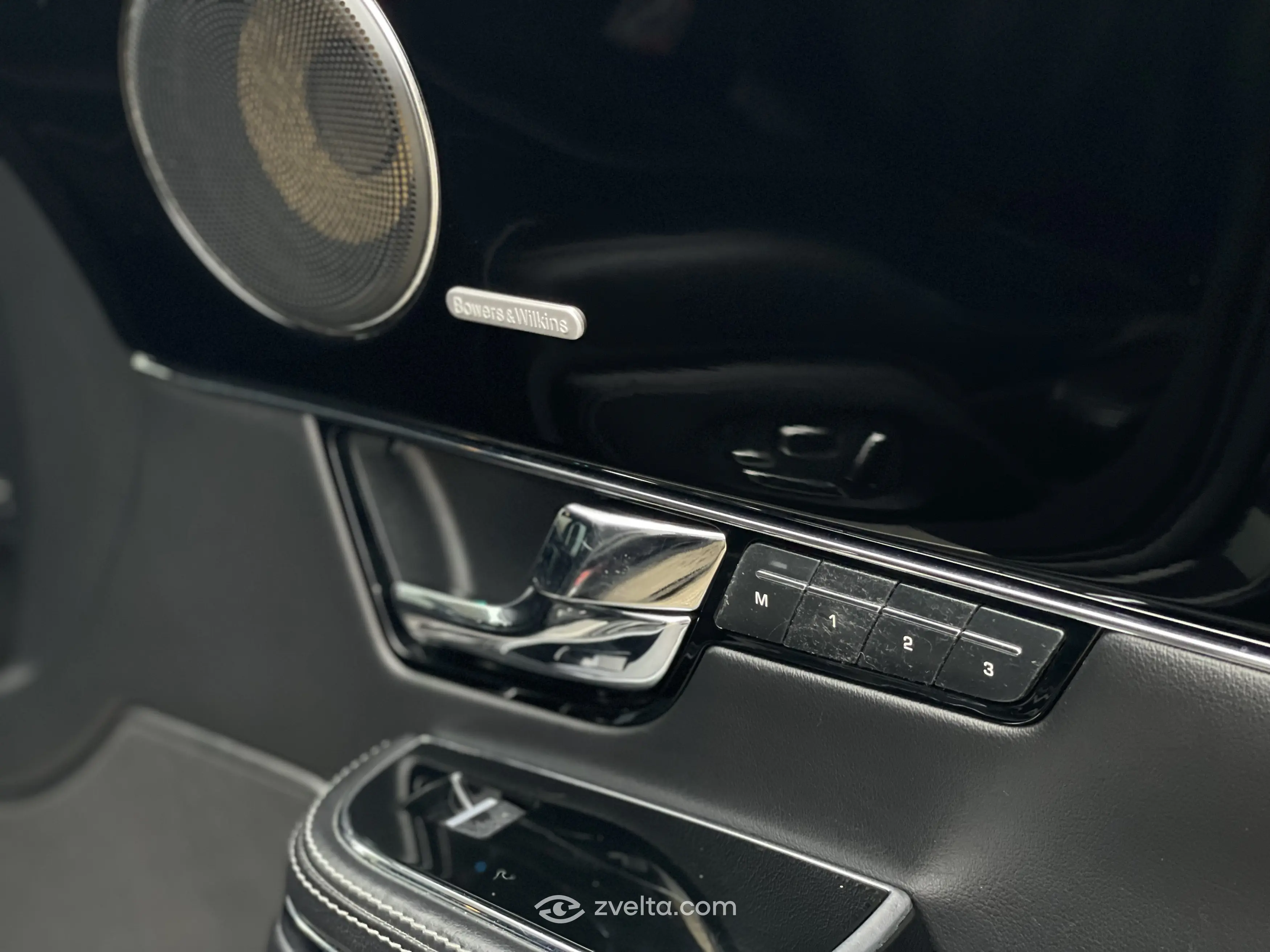 Car photo 11