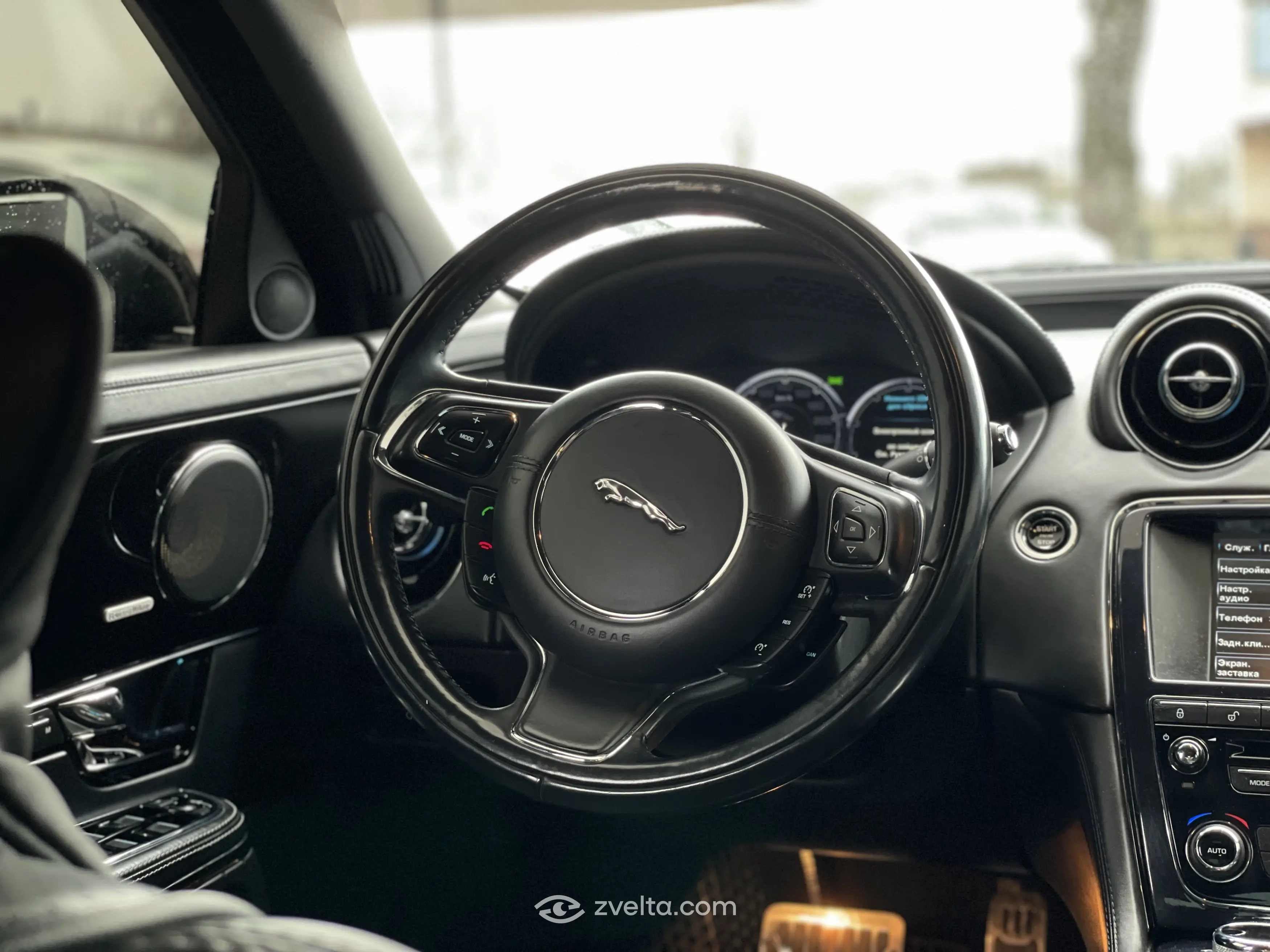 Car photo 23