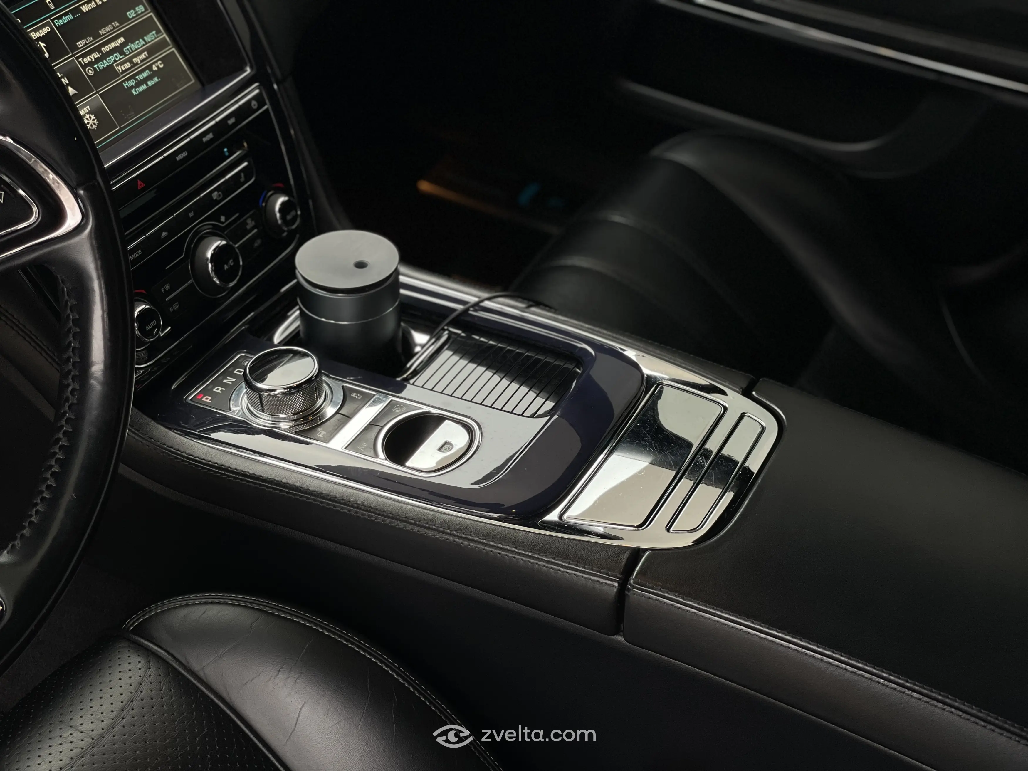 Car photo 17