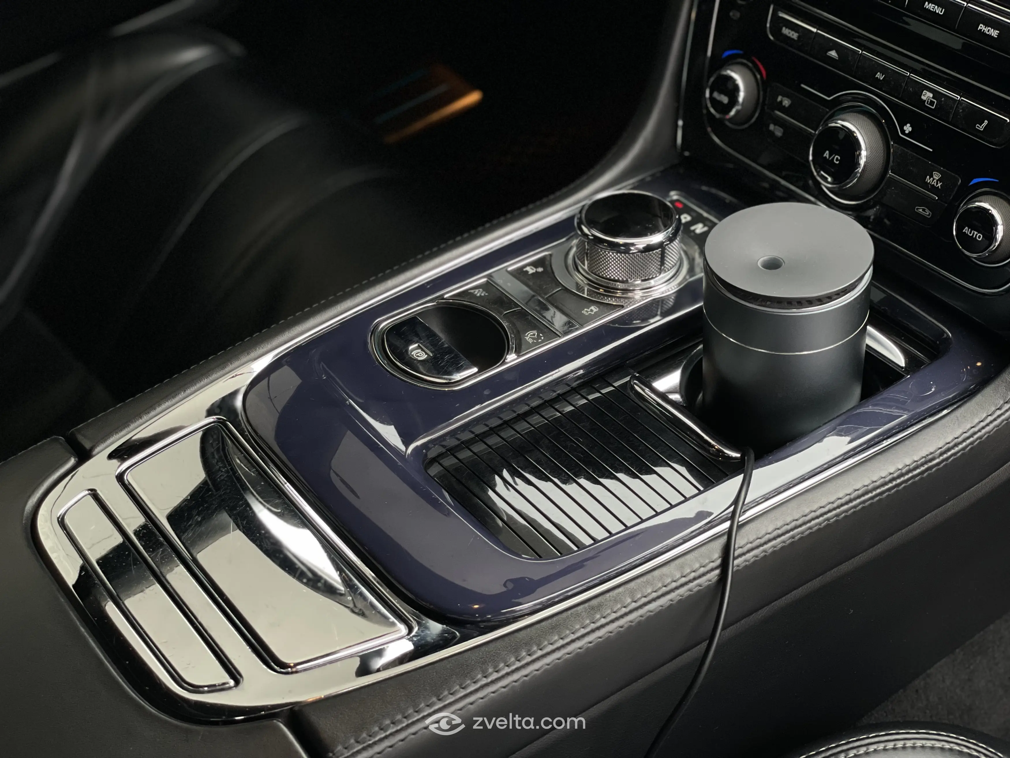 Car photo 14