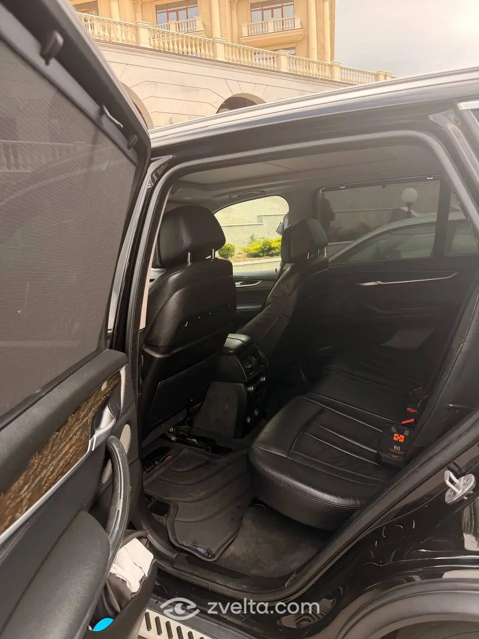 Car photo 3