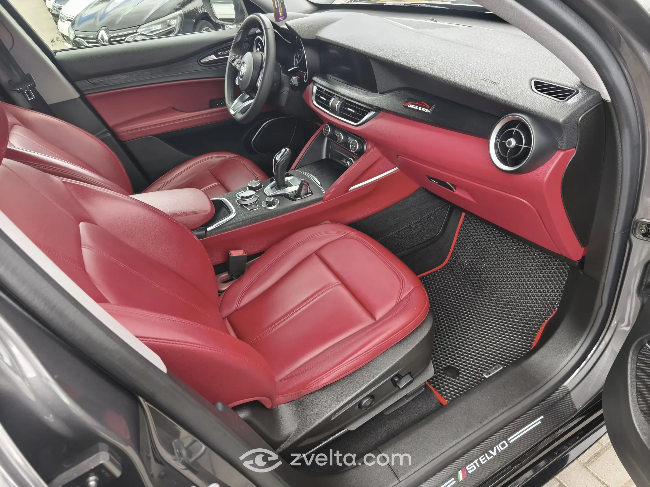 Car photo 7