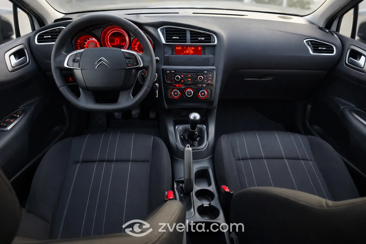 Car photo 6