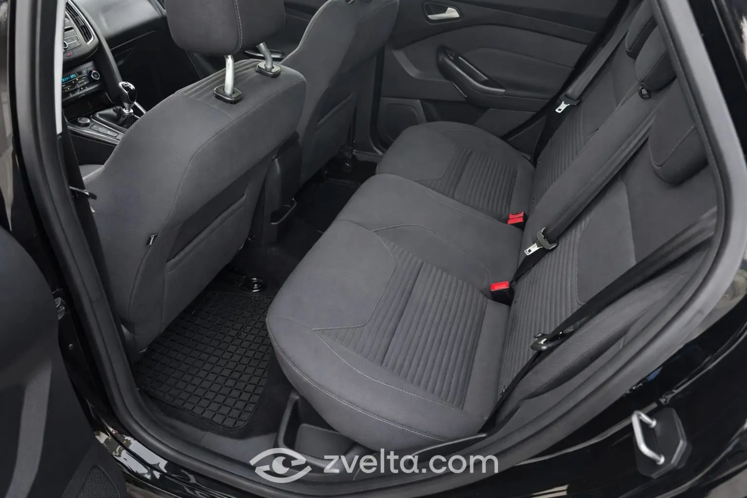 Car photo 10