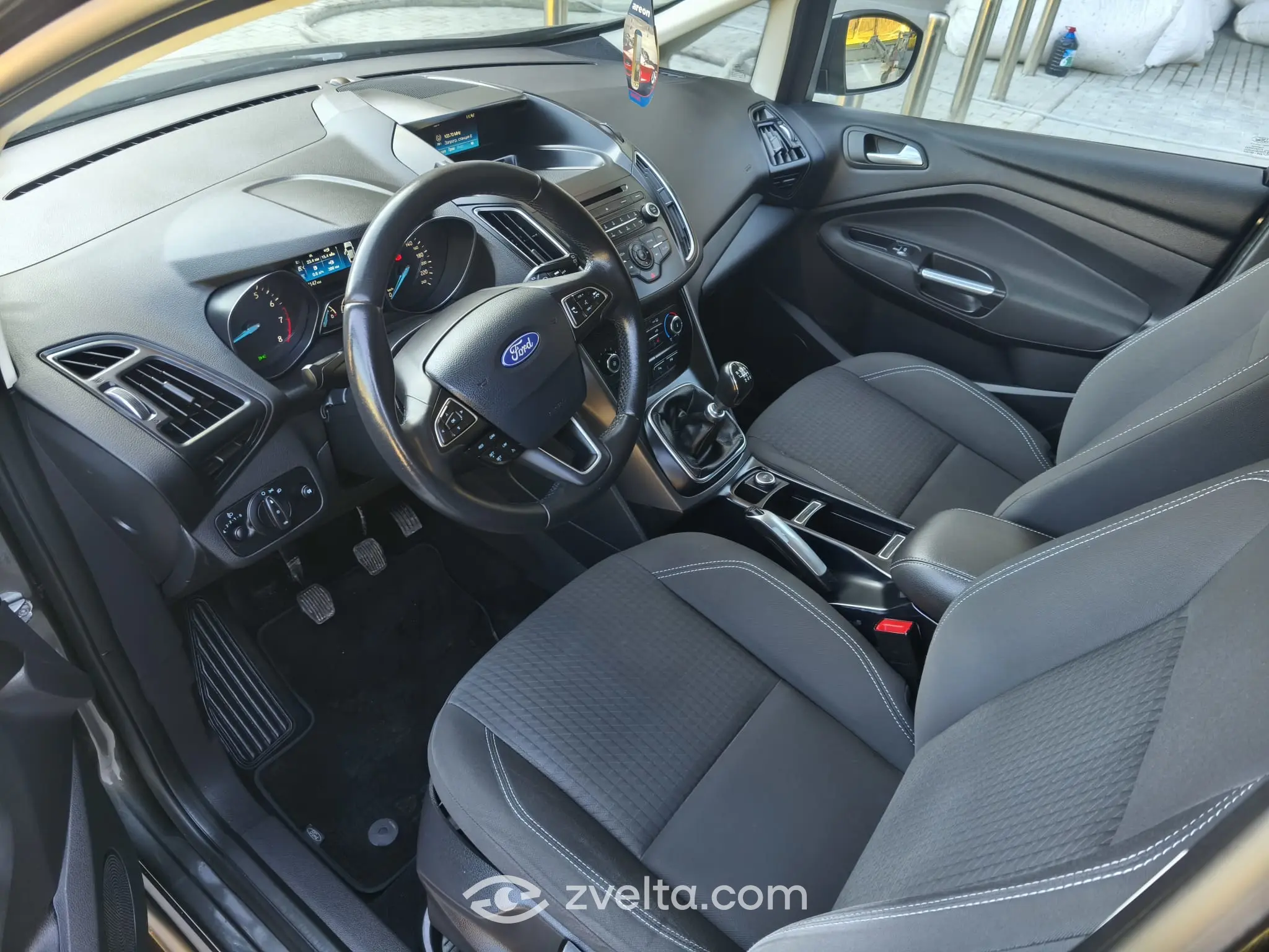 Car photo 7