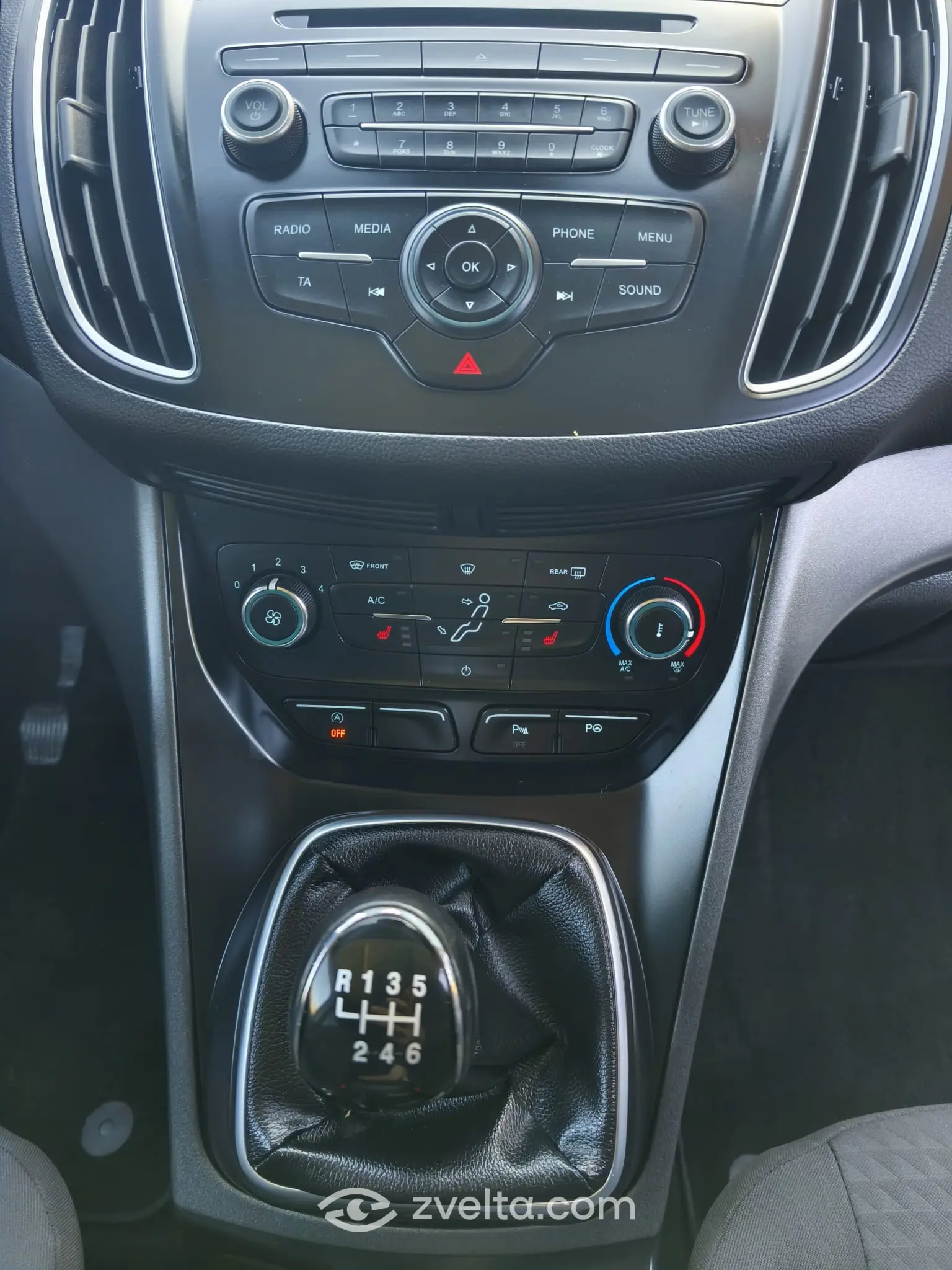 Car photo 9