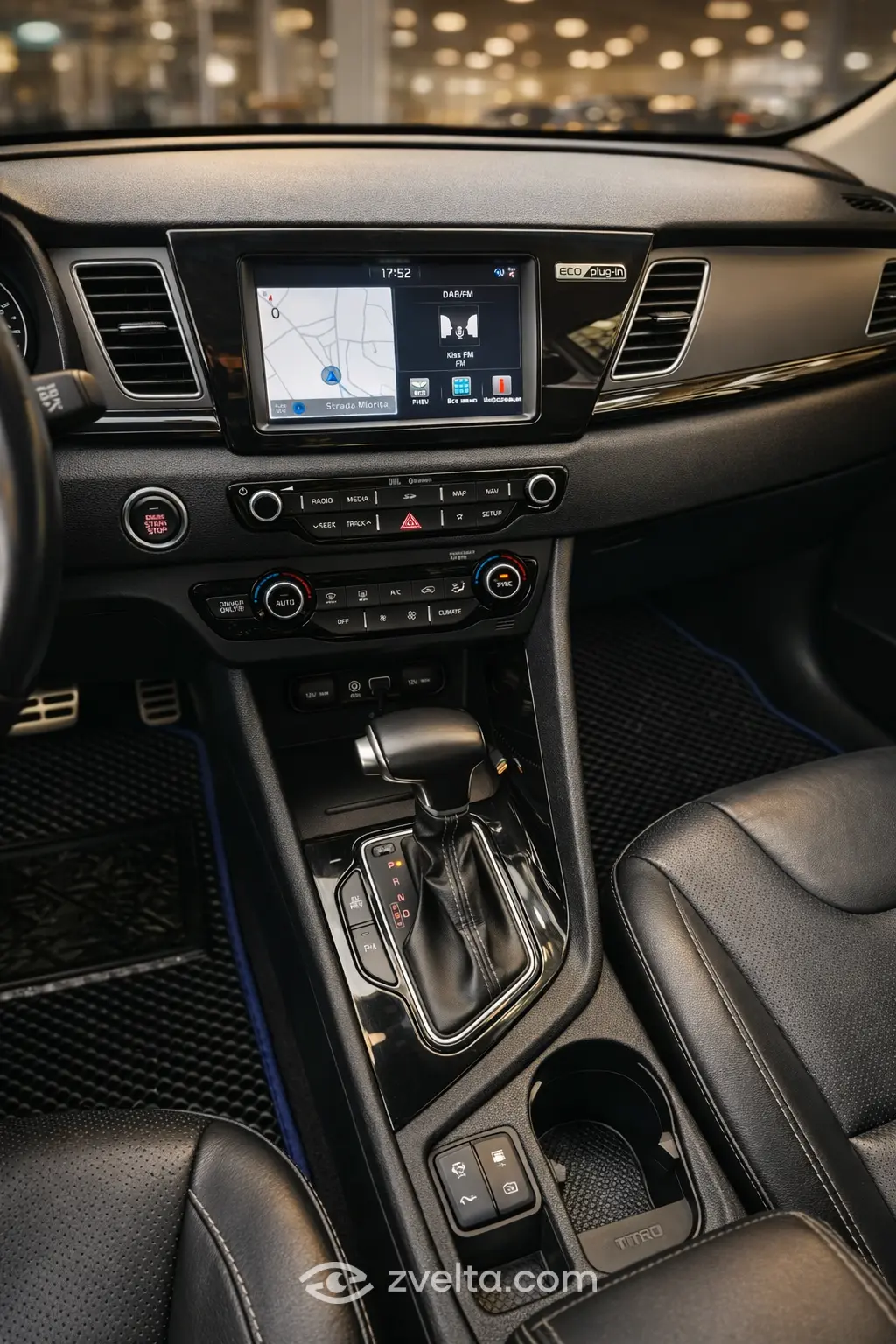 Car photo 8