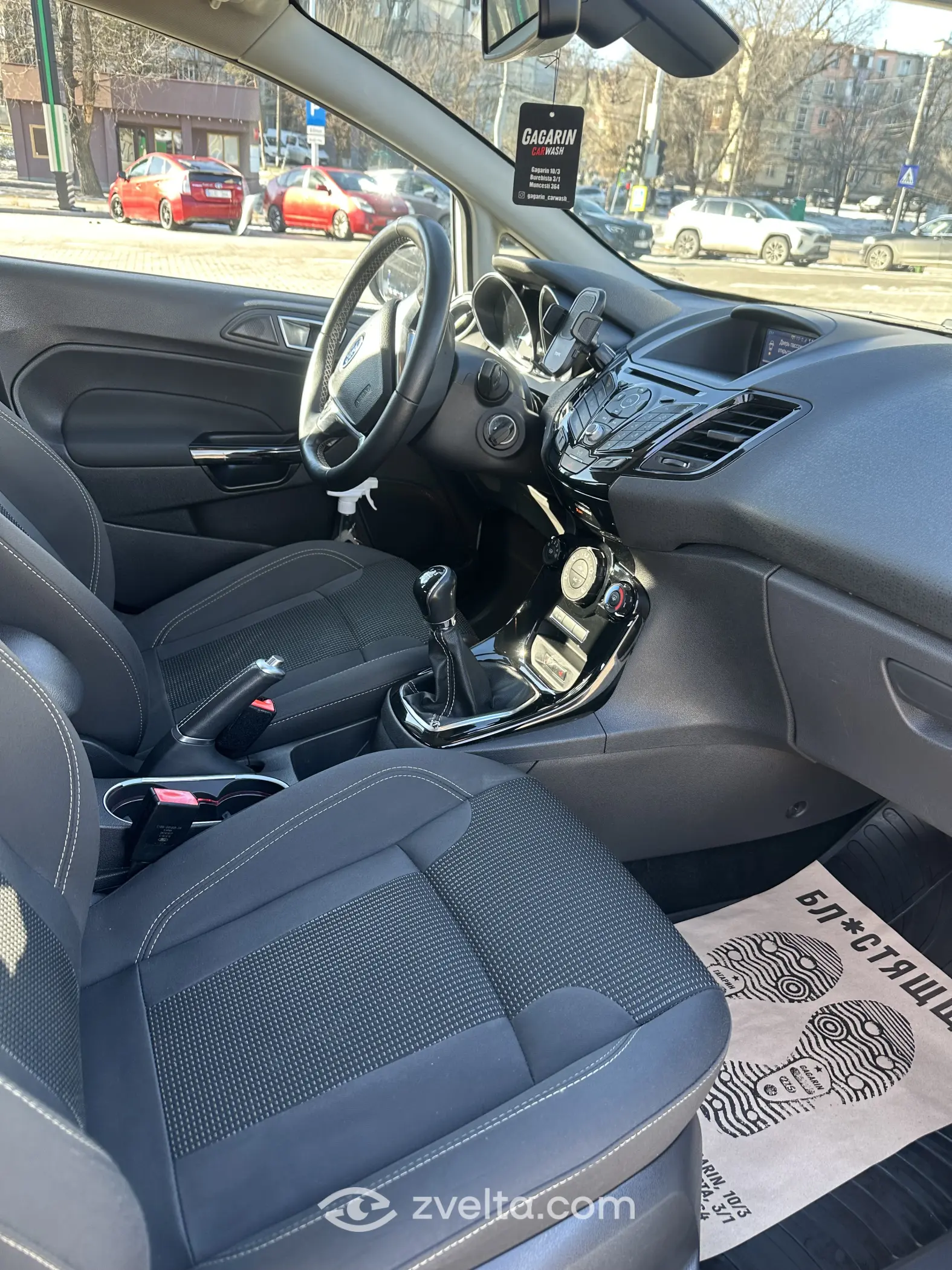 Car photo 4