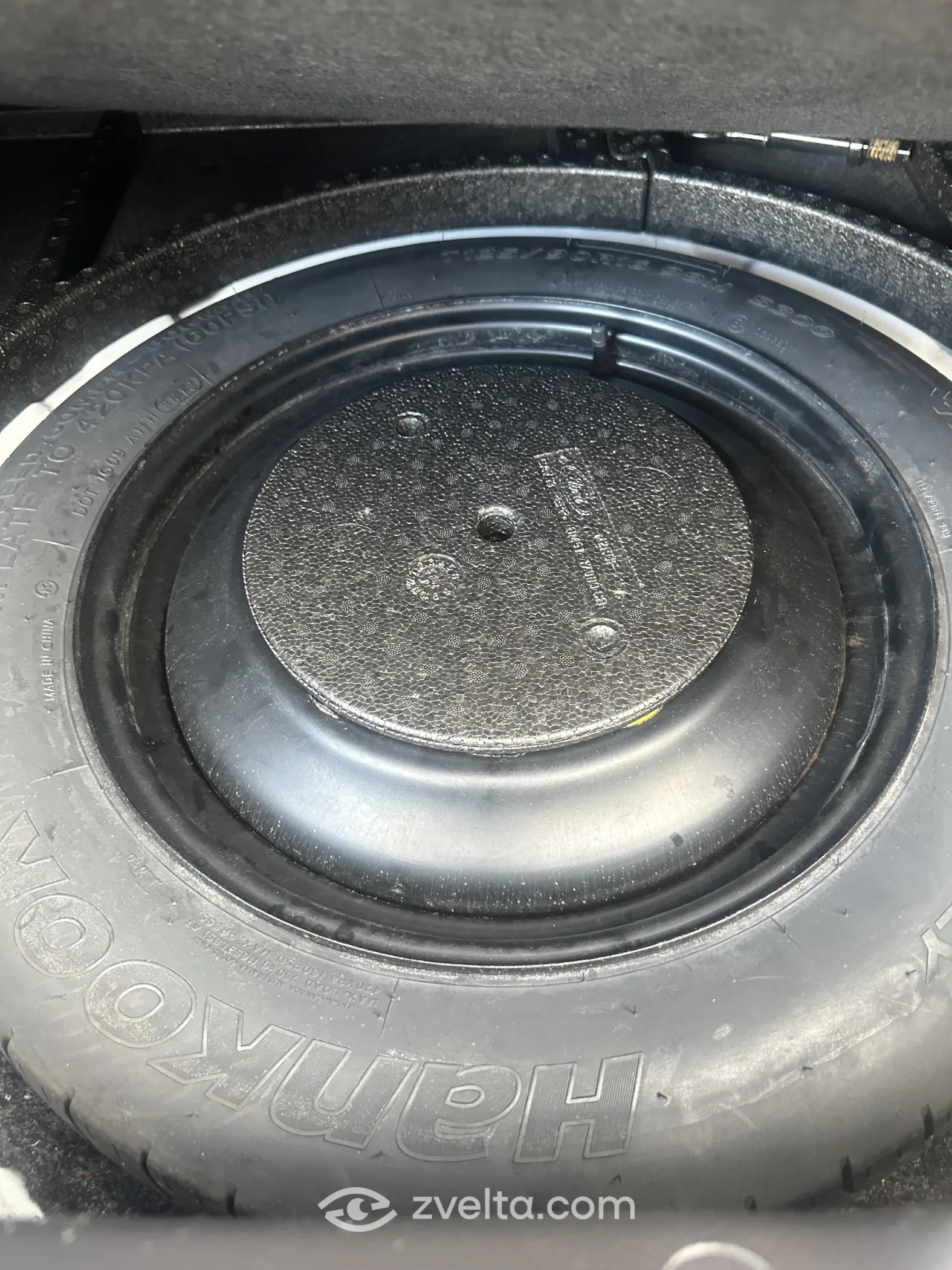 Car photo 3
