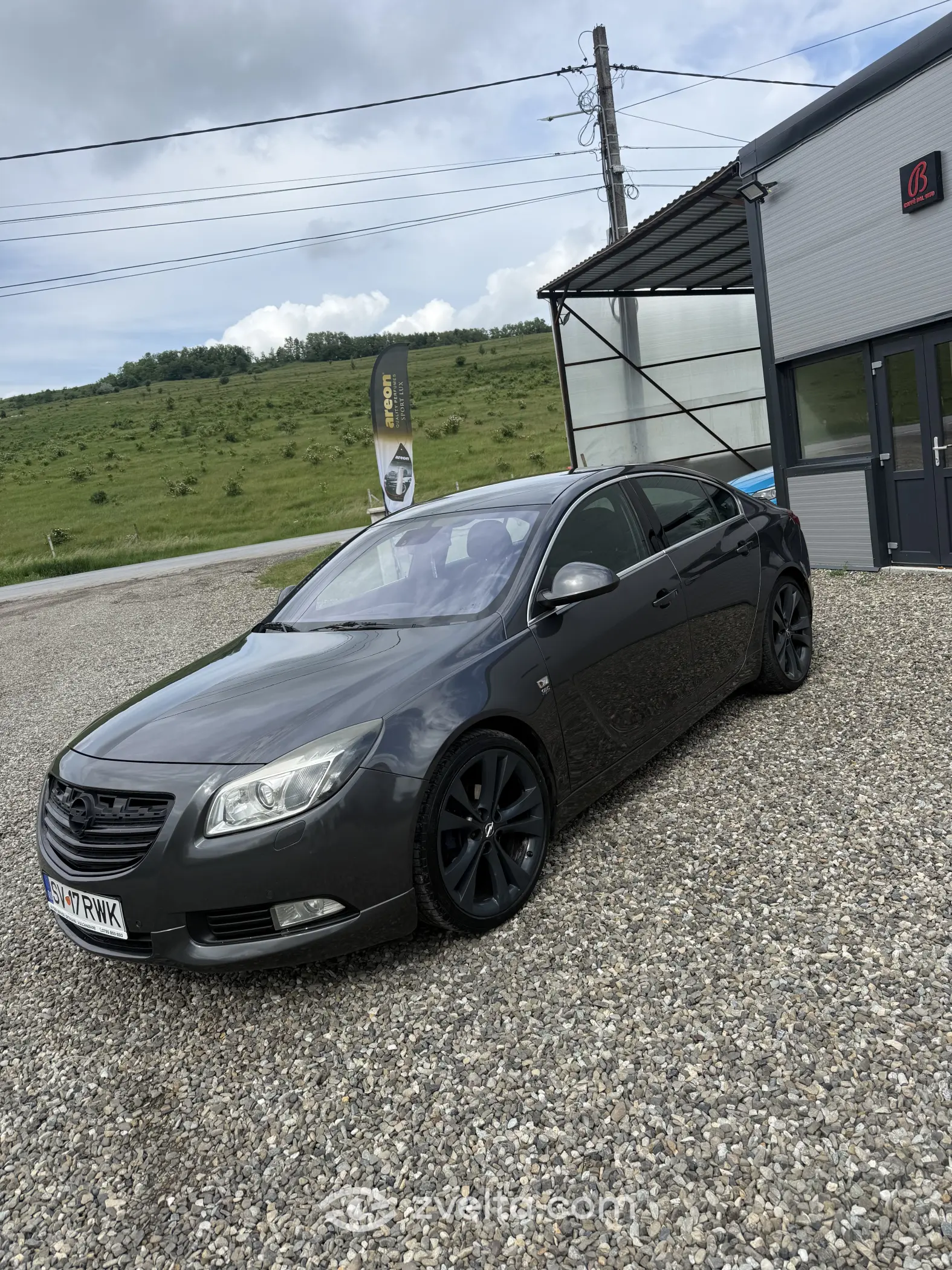 Car photo 2