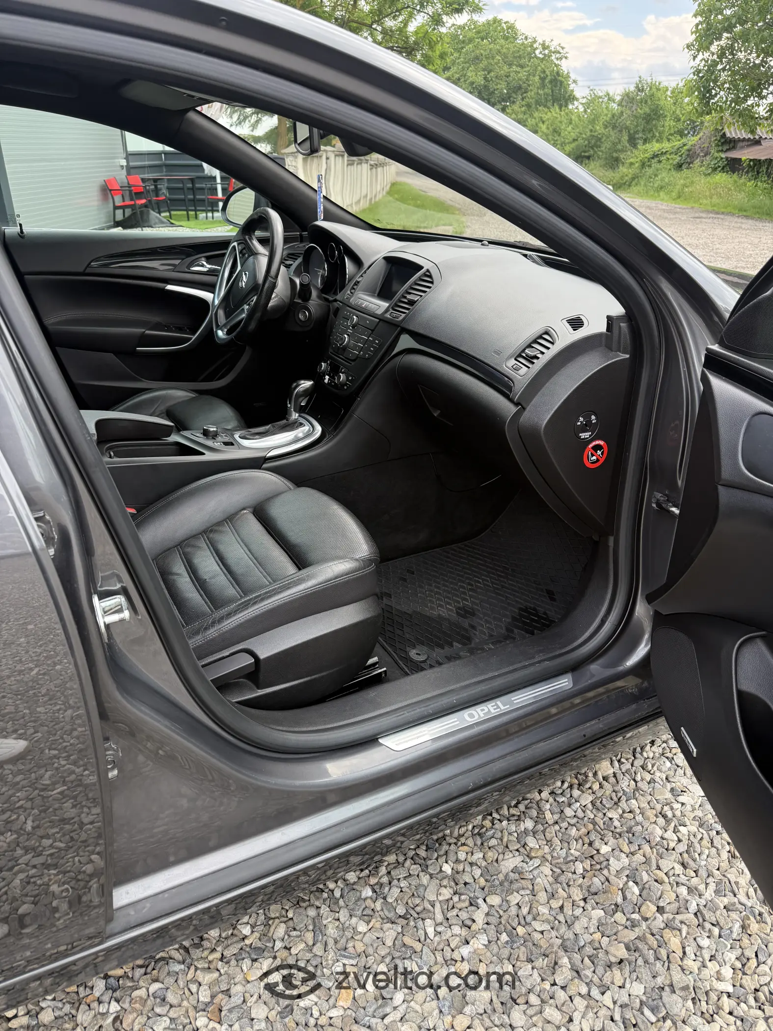 Car photo 6