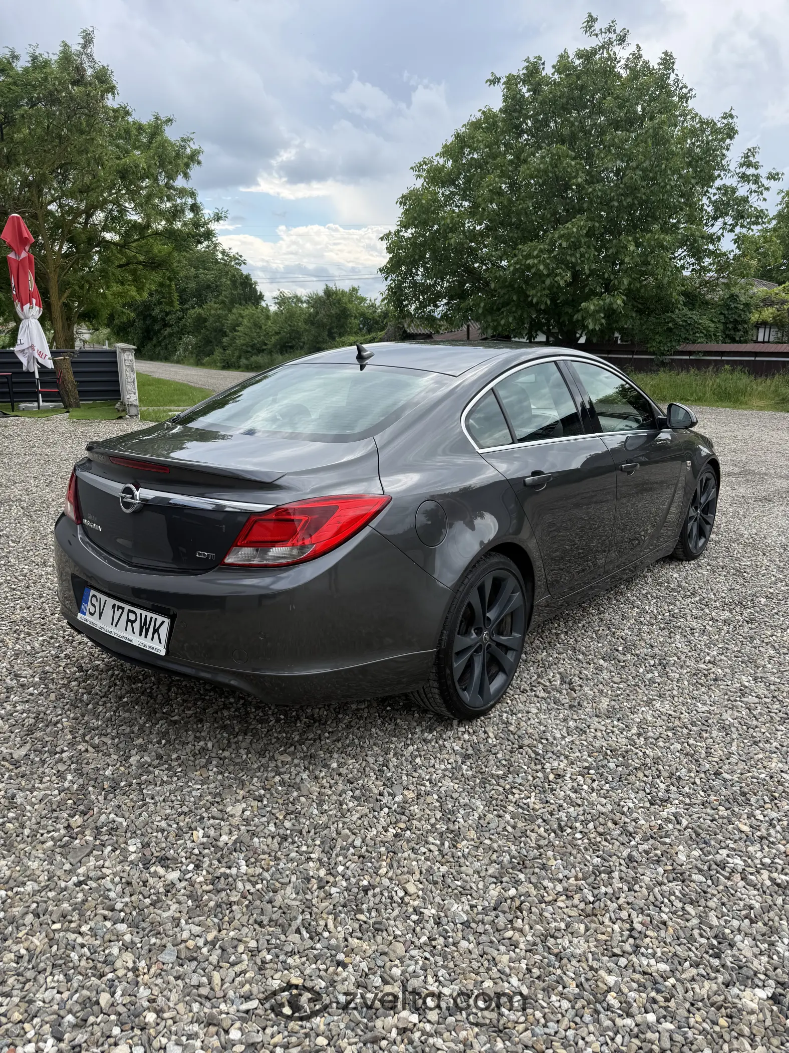 Car photo 3