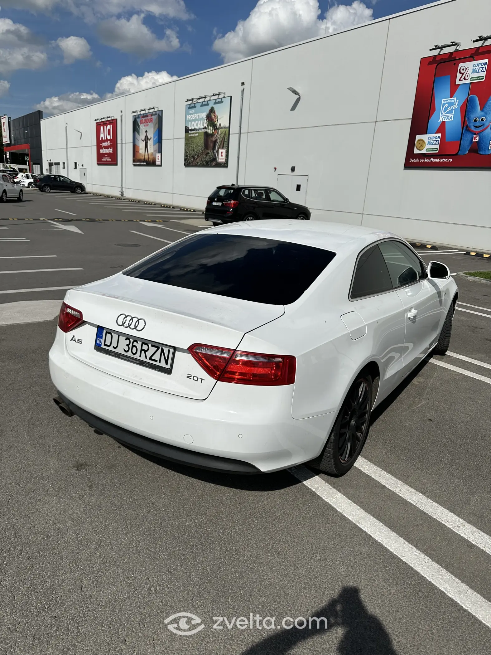 Car photo 3