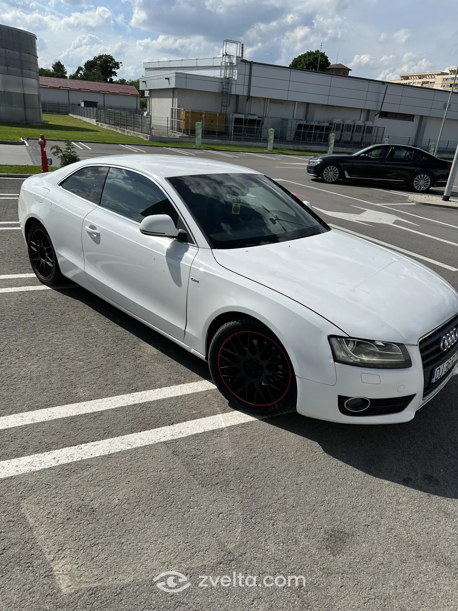 Car photo 2