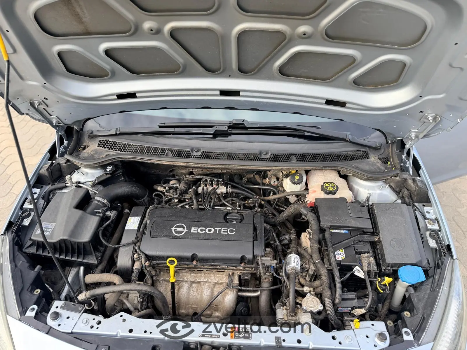 Car photo 10