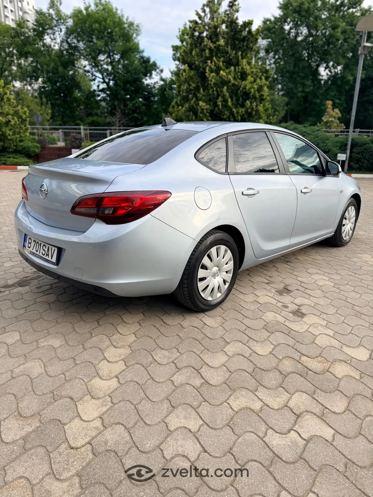 Car photo 5