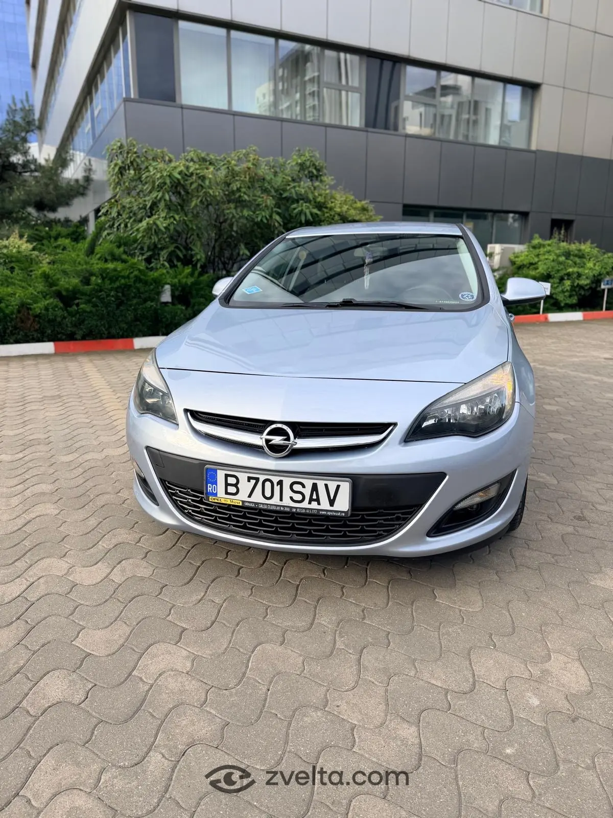 Car photo 1