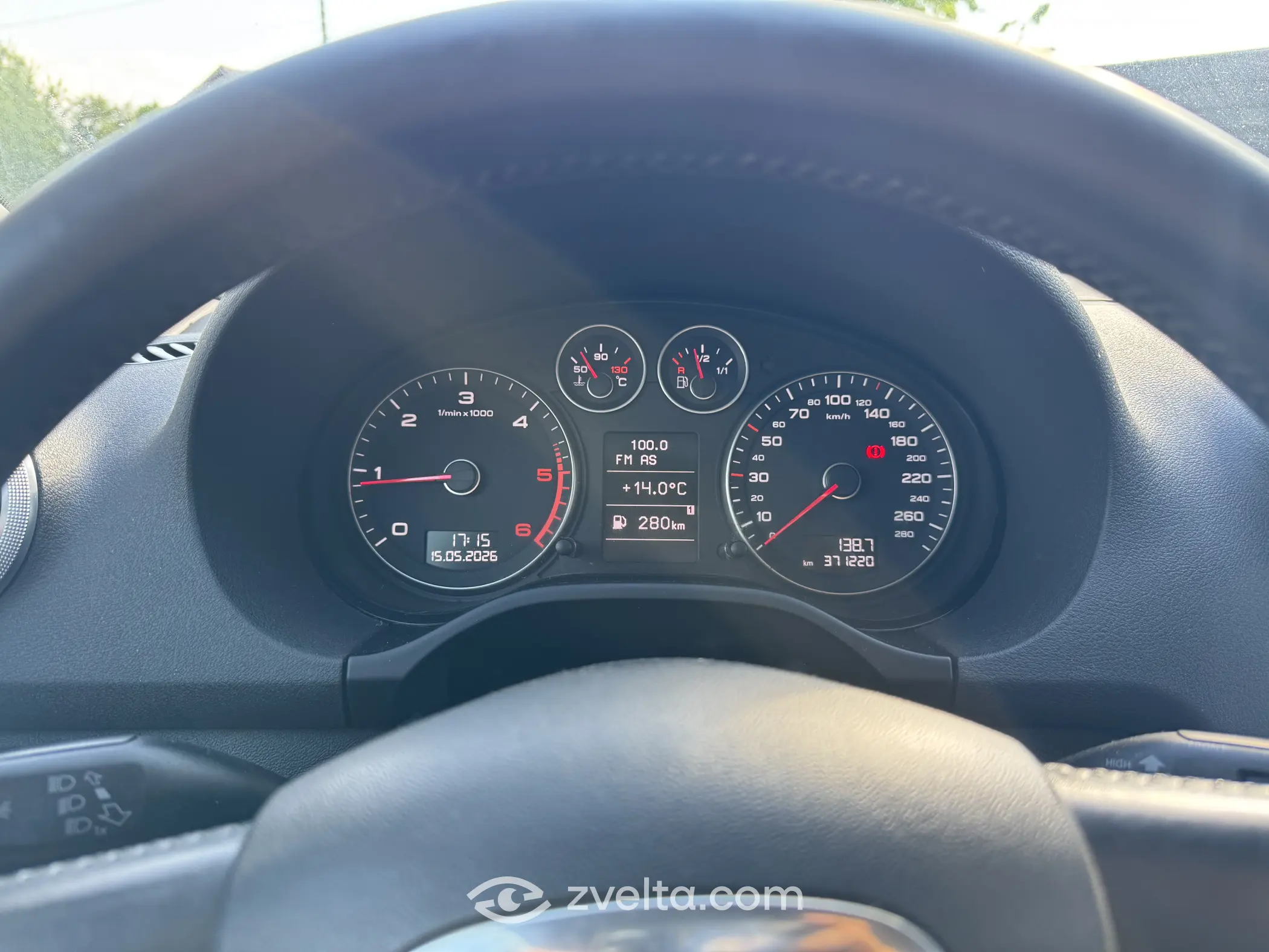 Car photo 9
