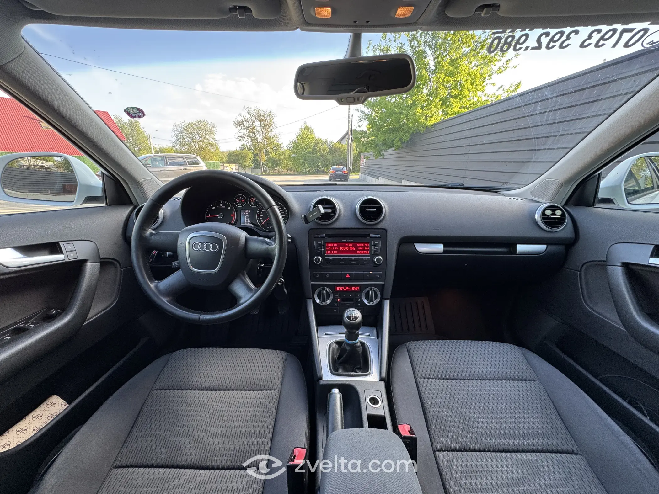 Car photo 7
