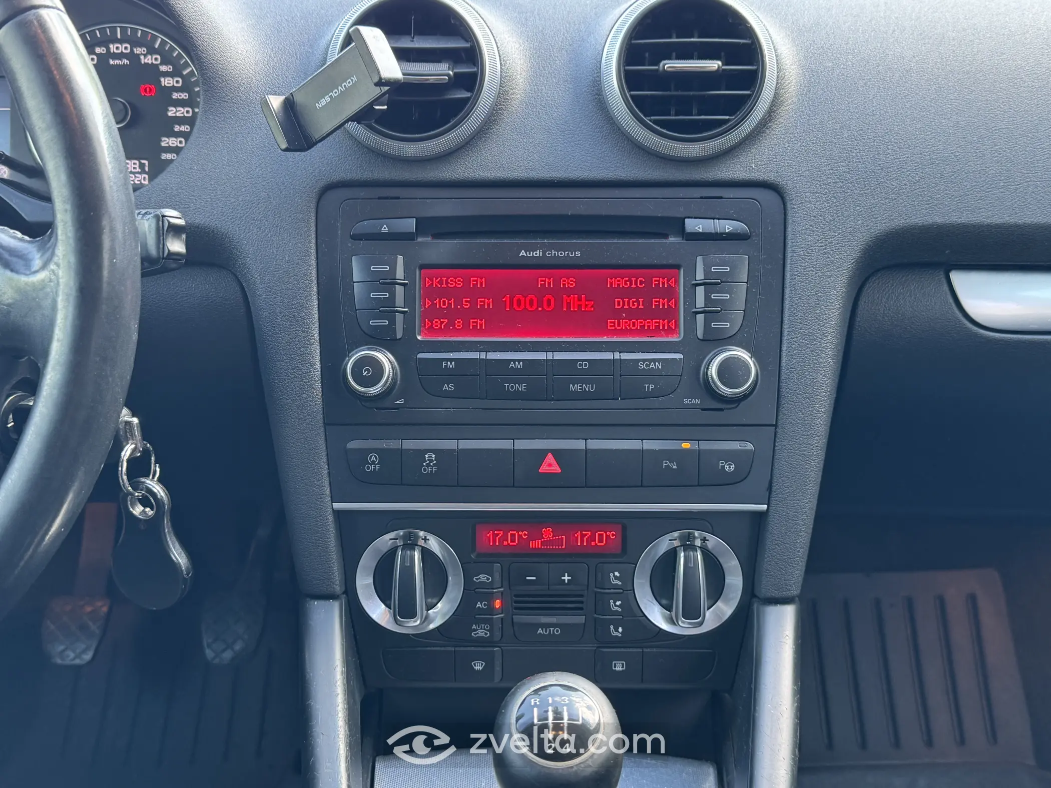 Car photo 8