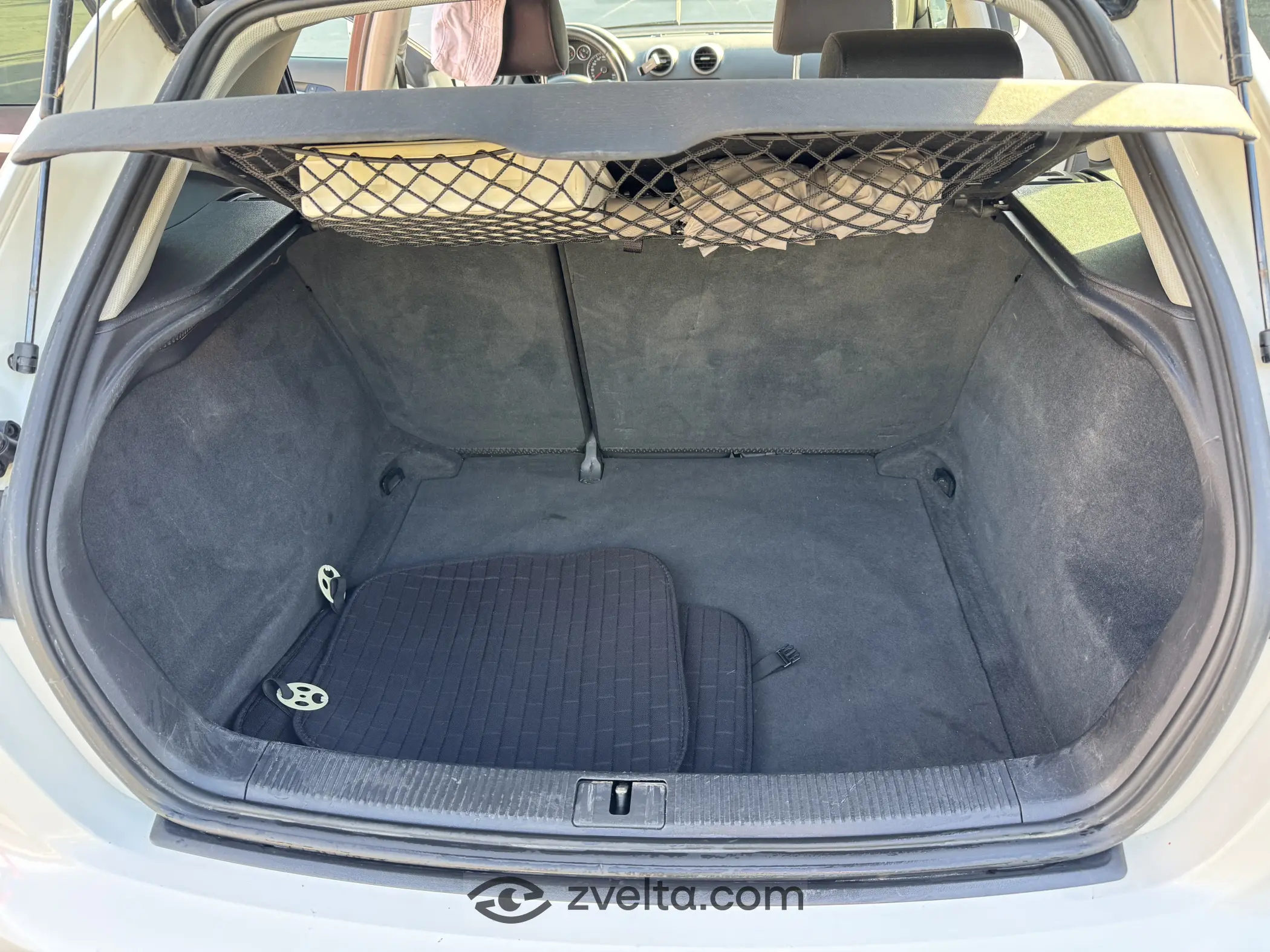 Car photo 13