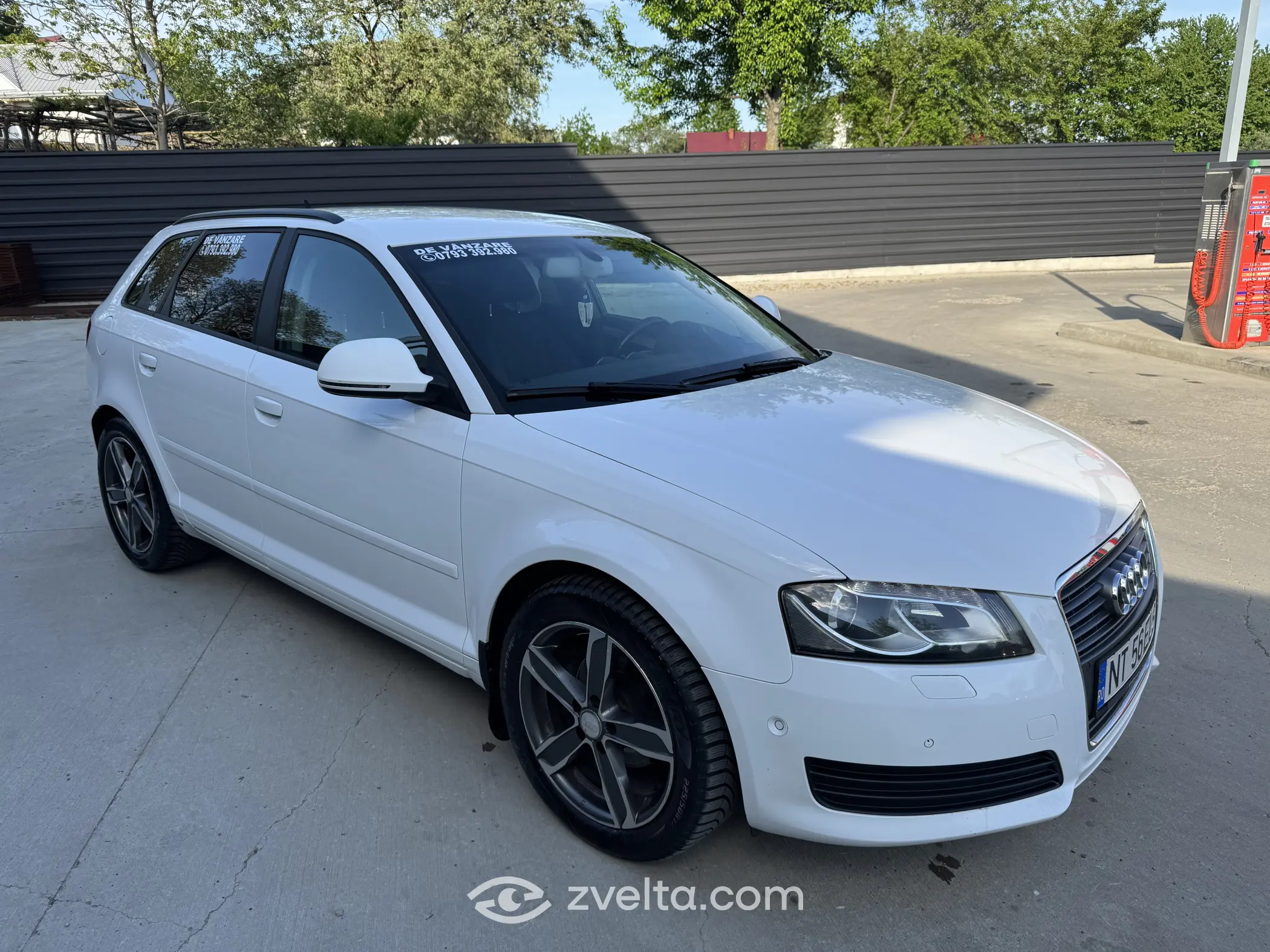 Car photo 6