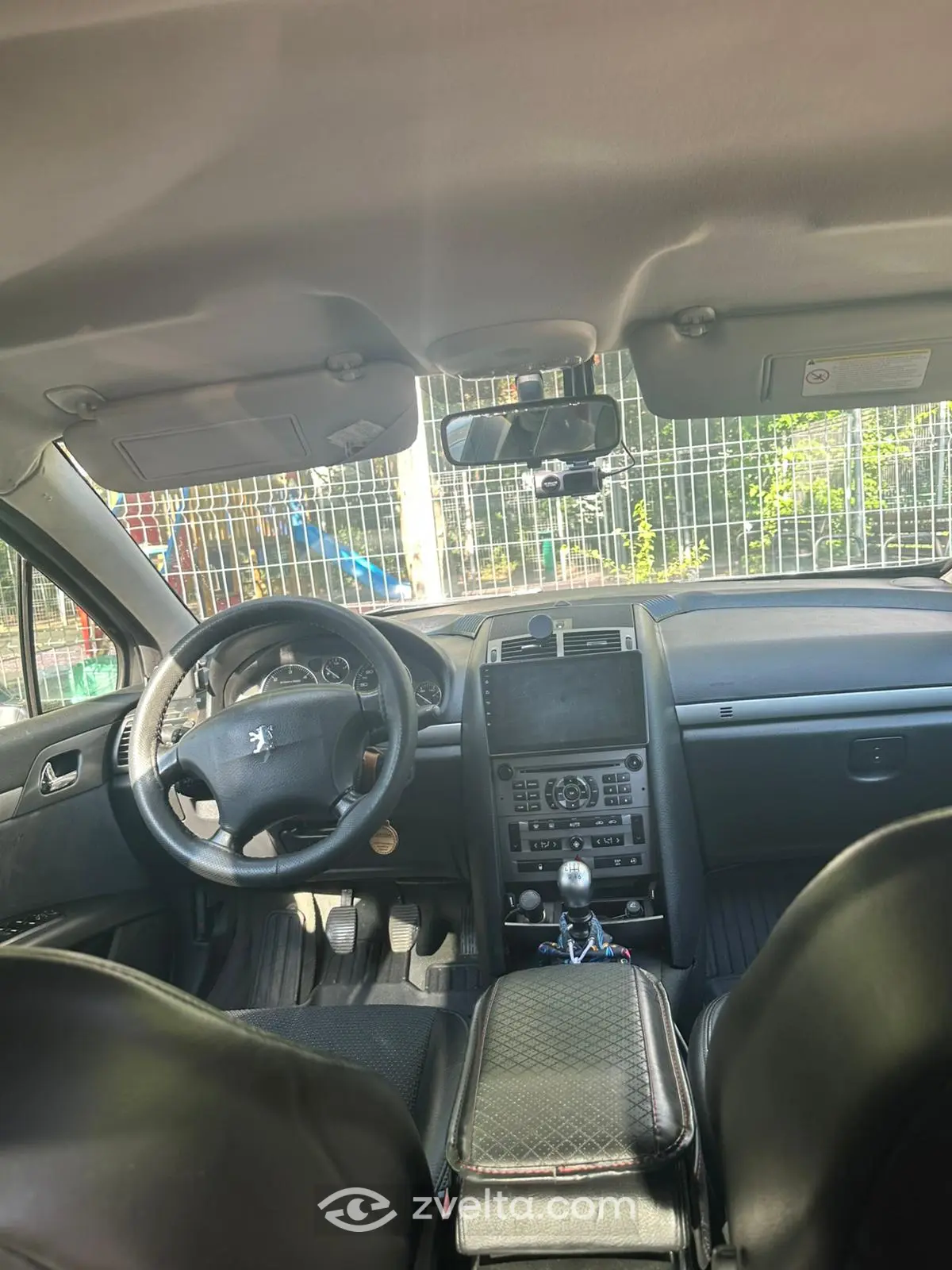 Car photo 5