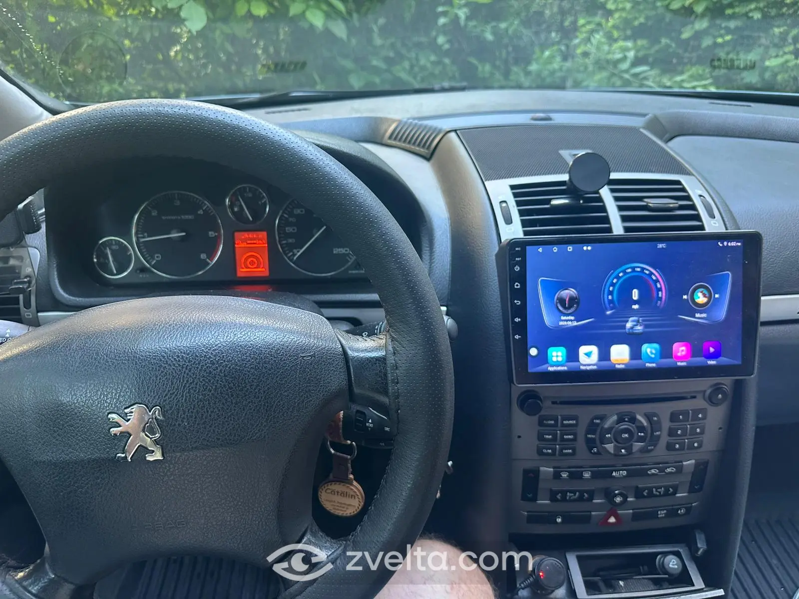 Car photo 7