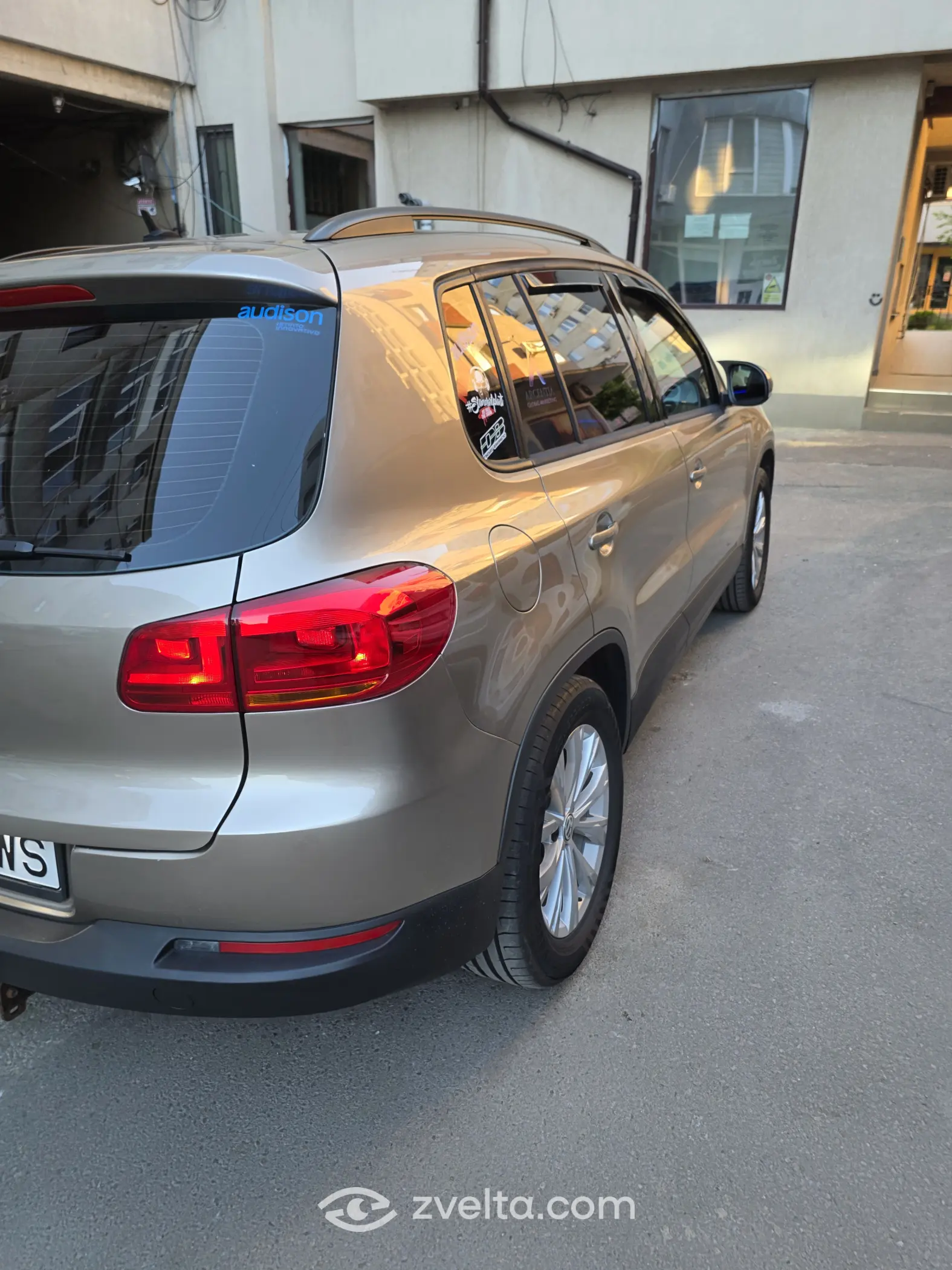 Car photo 11