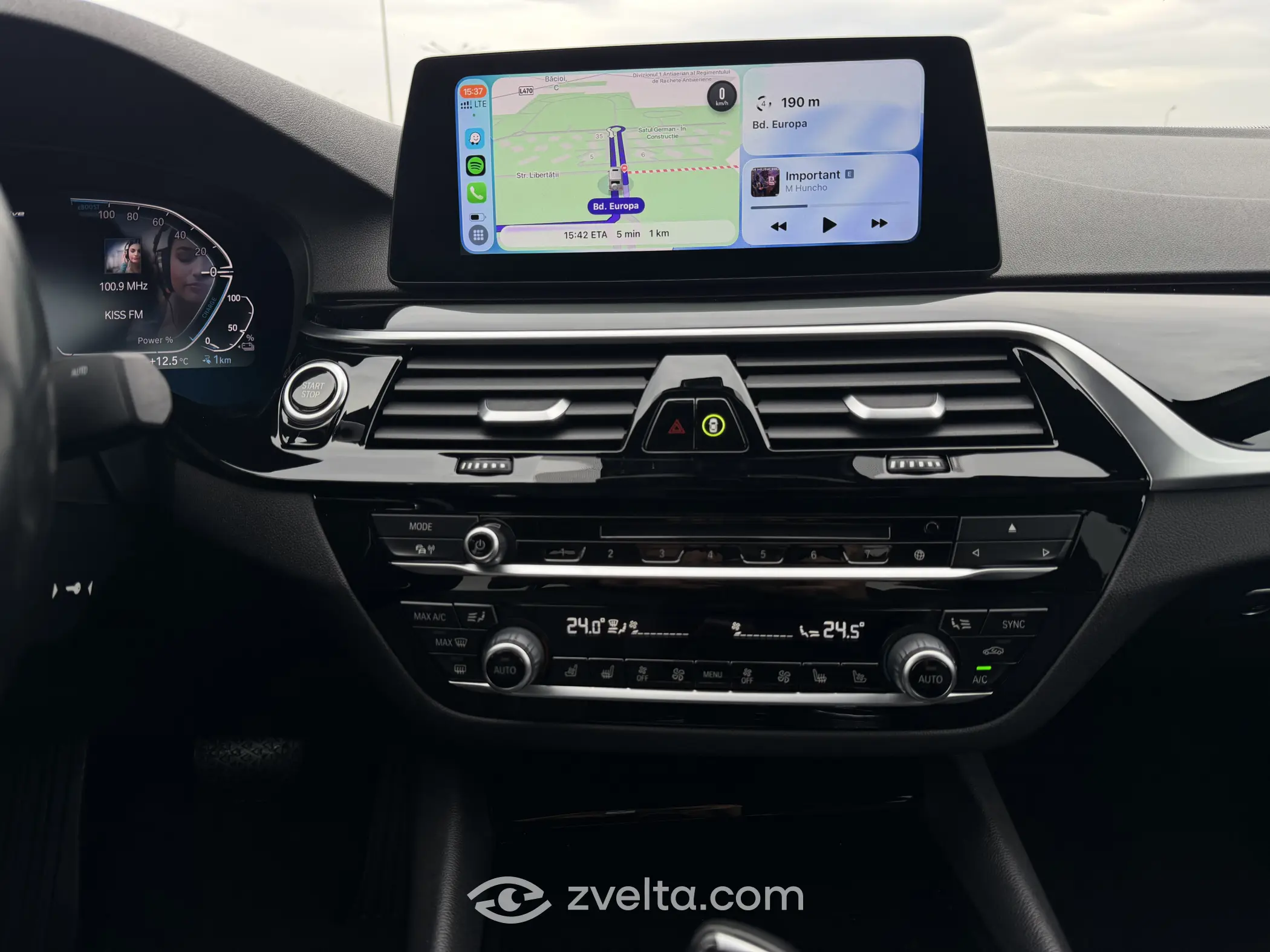 Car photo 6