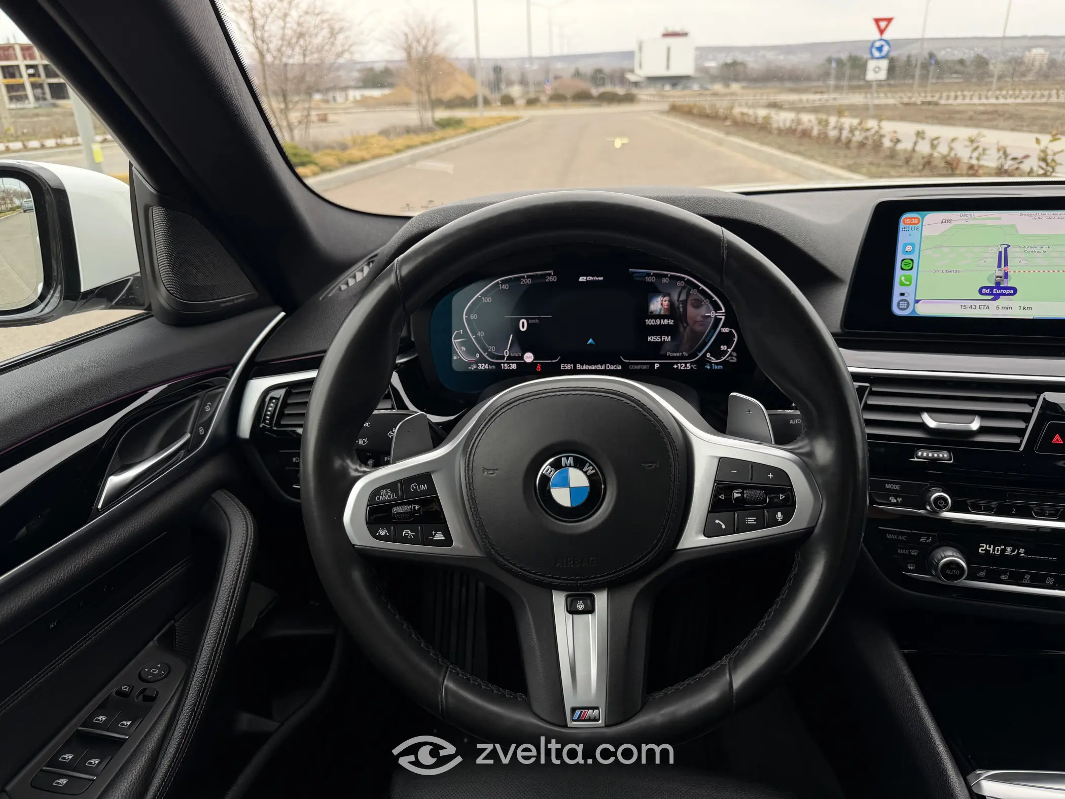 Car photo 7