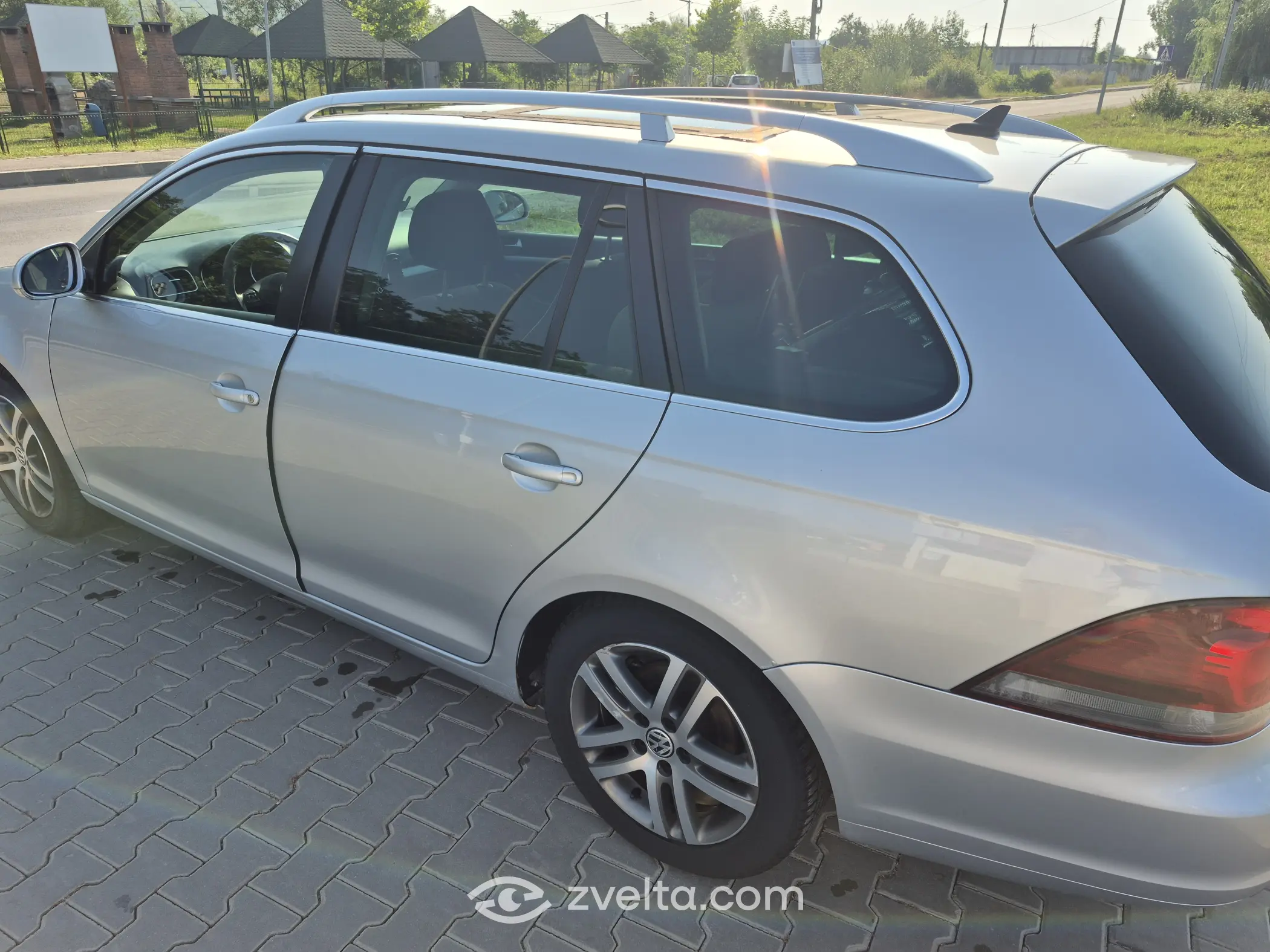 Car photo 2