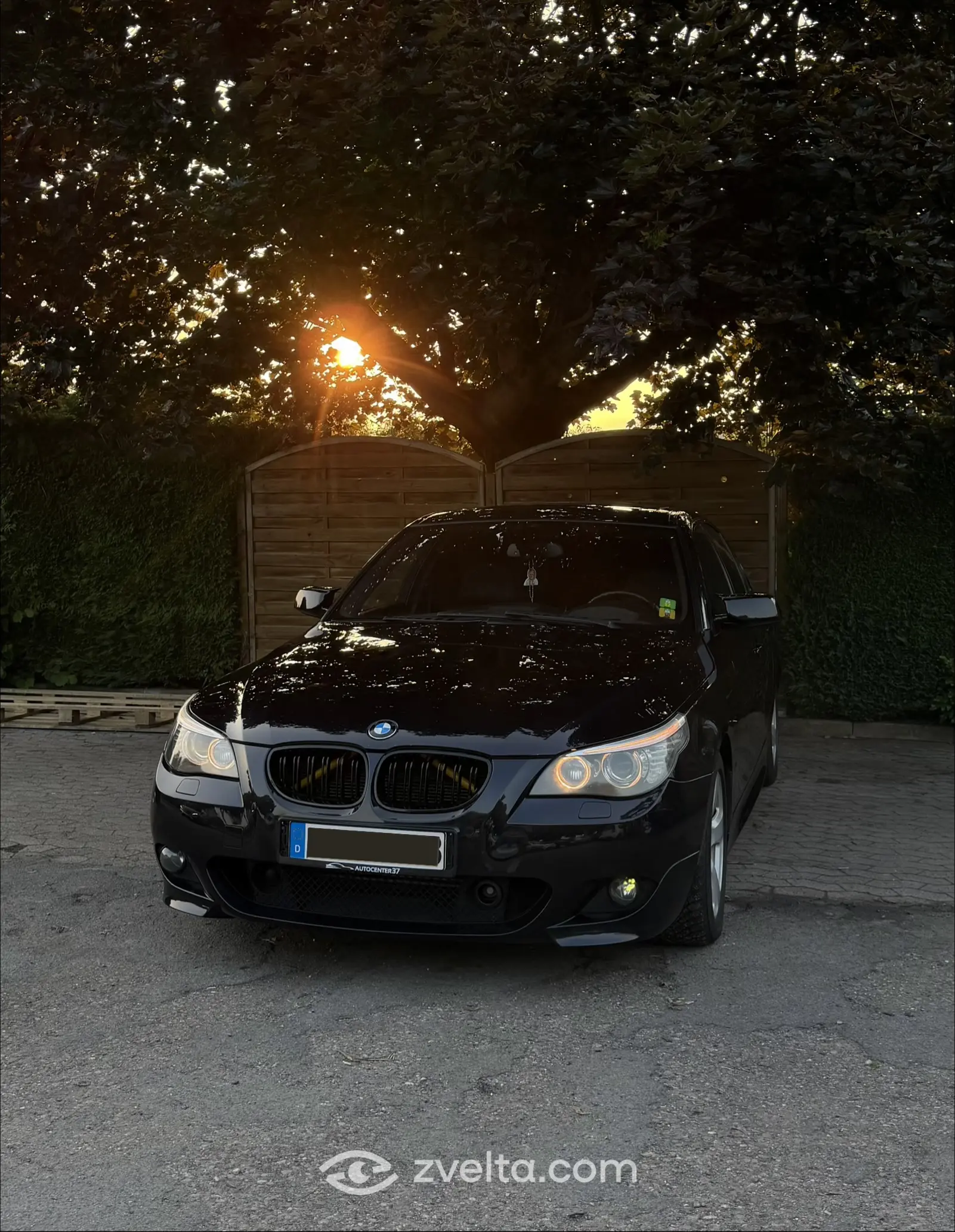 Car photo 1