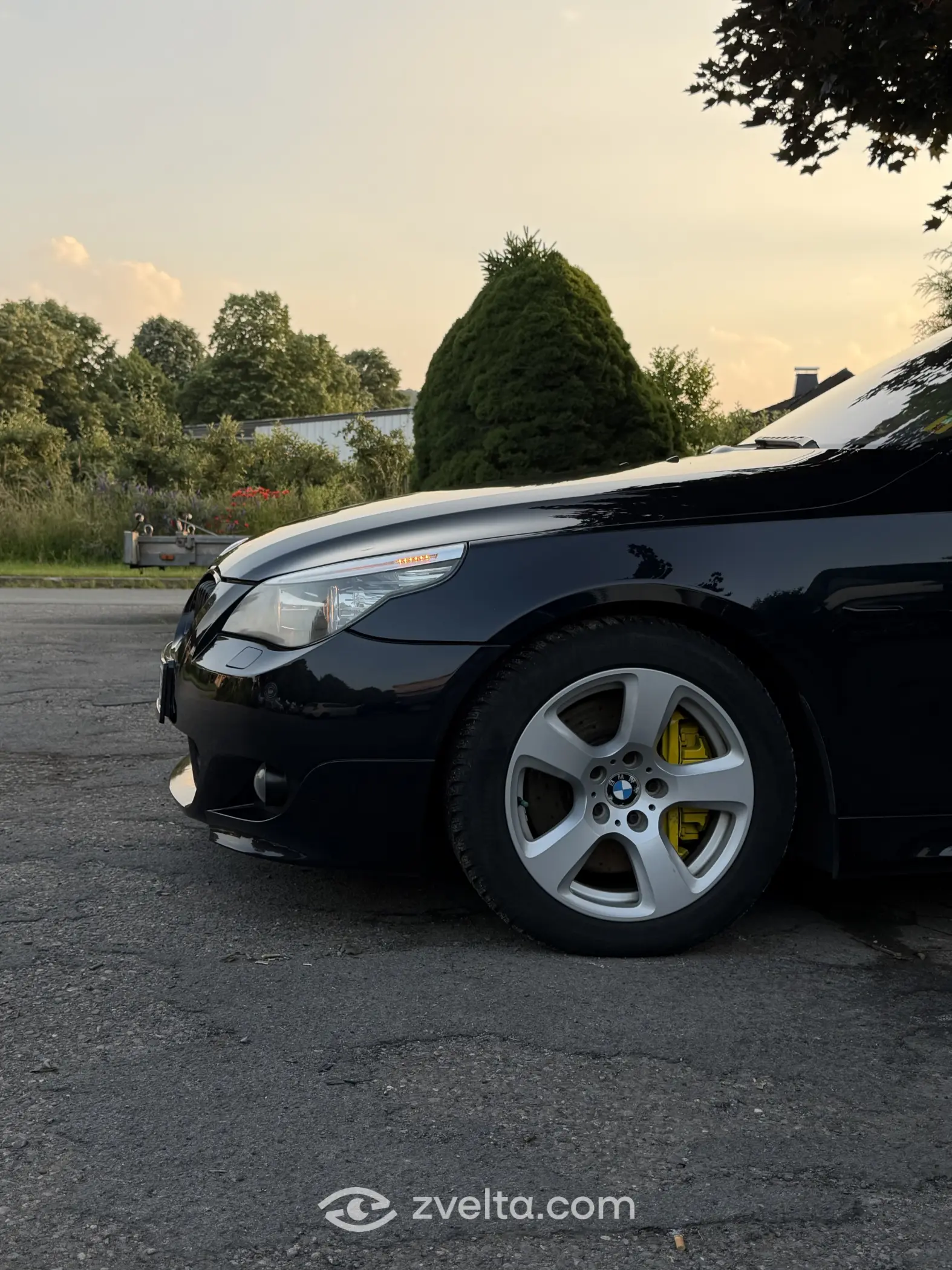 Car photo 2