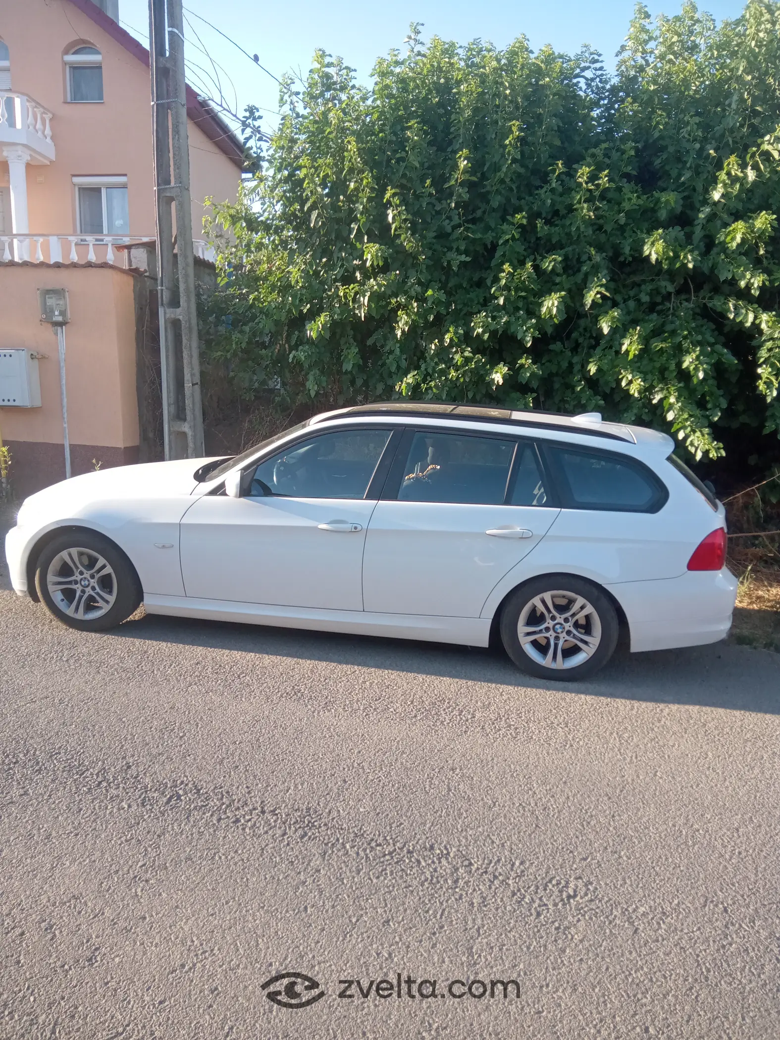 Car photo 2