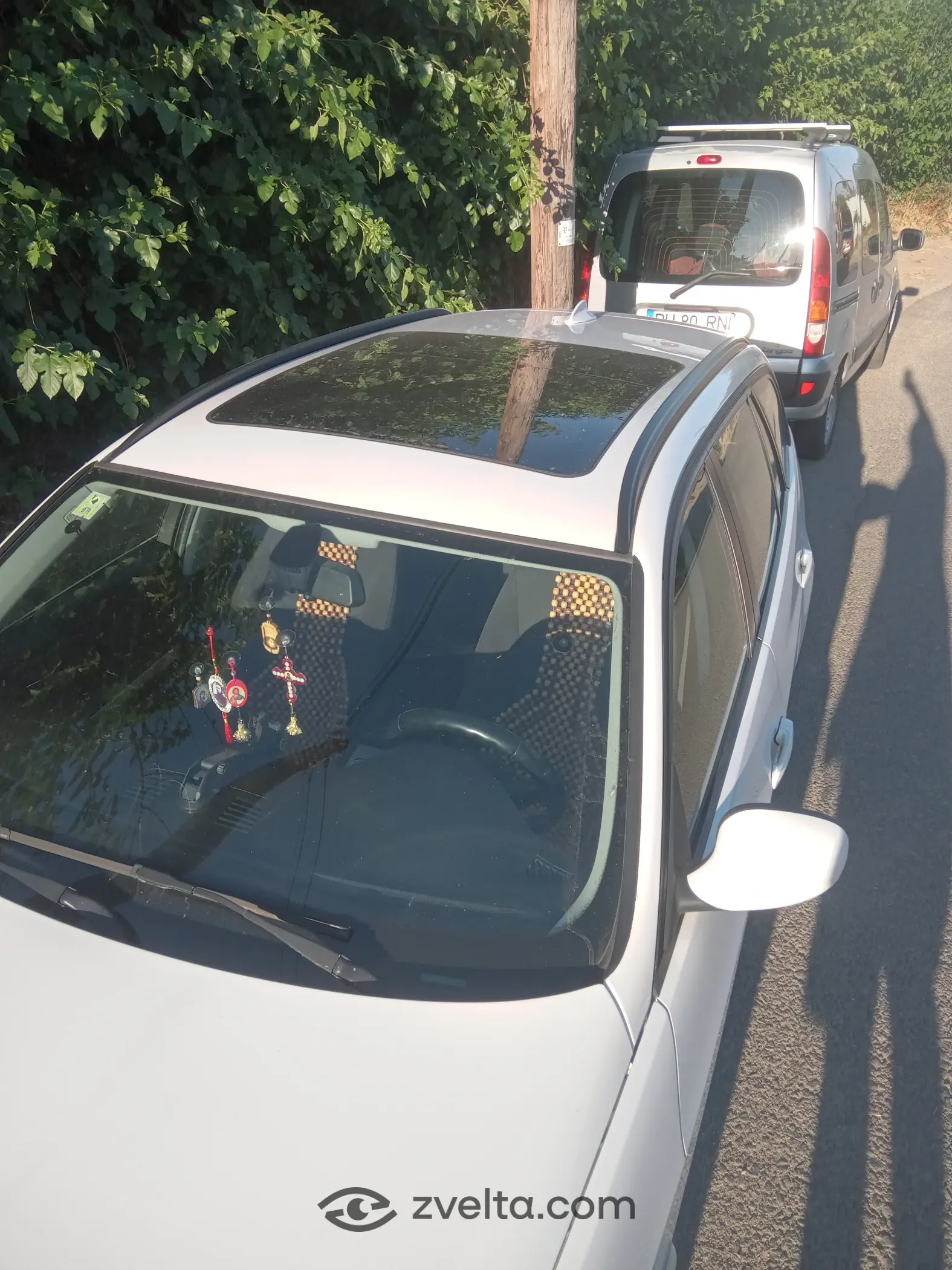 Car photo 6
