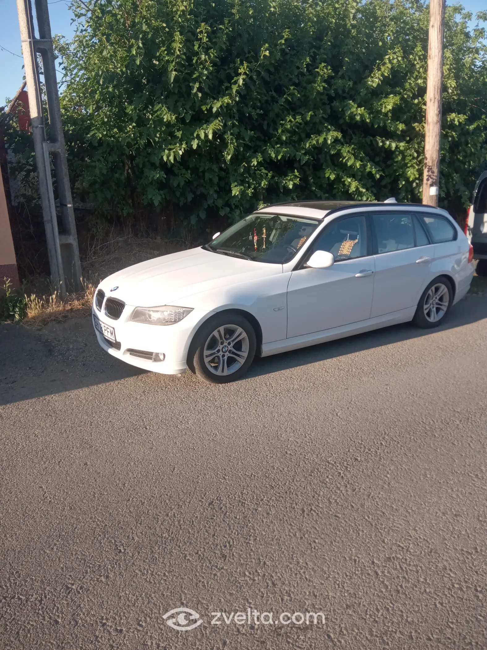Car photo 4