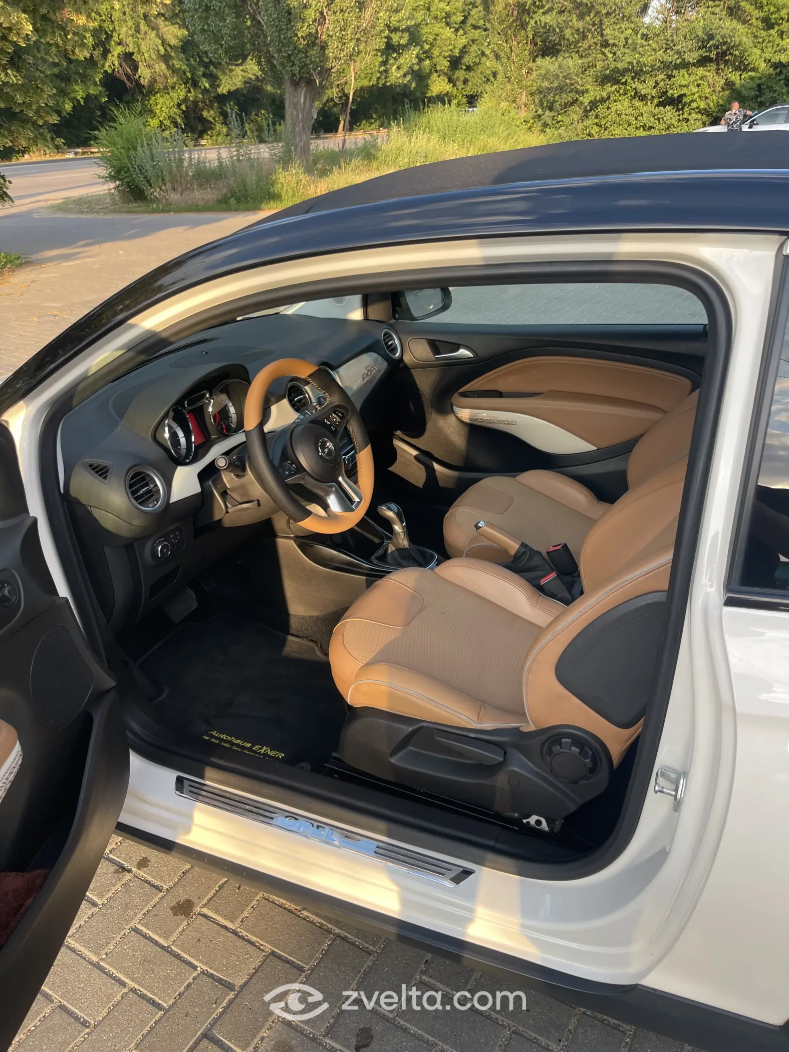 Car photo 5