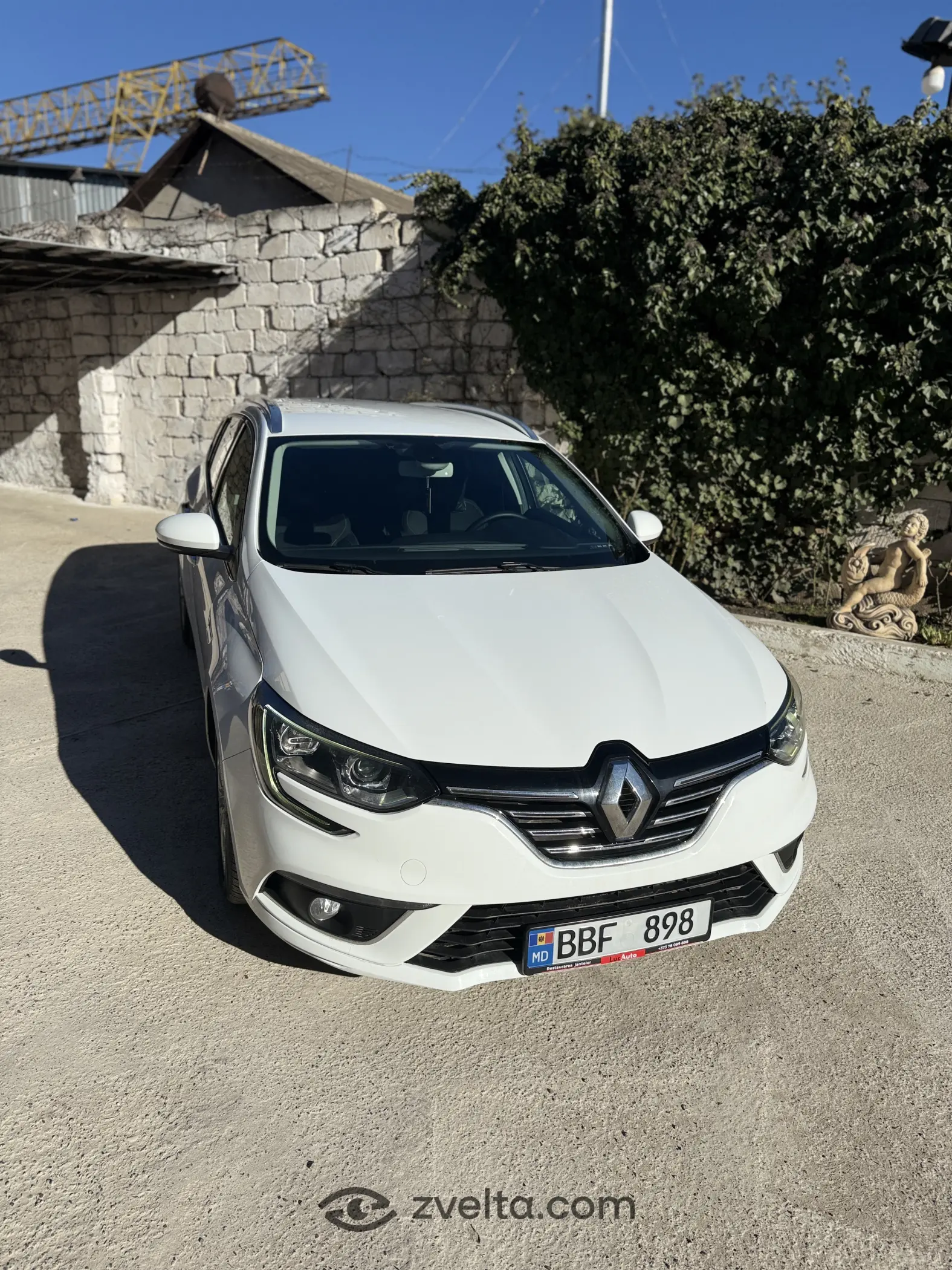 Car photo 1