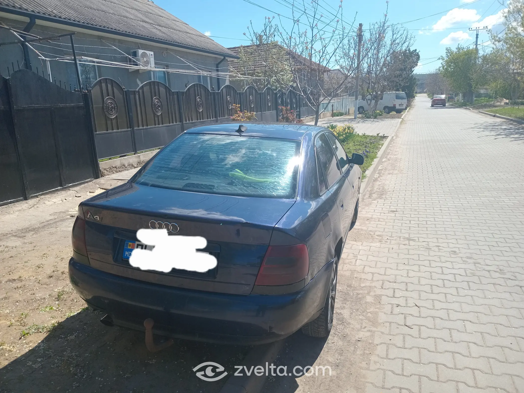 Car photo 2