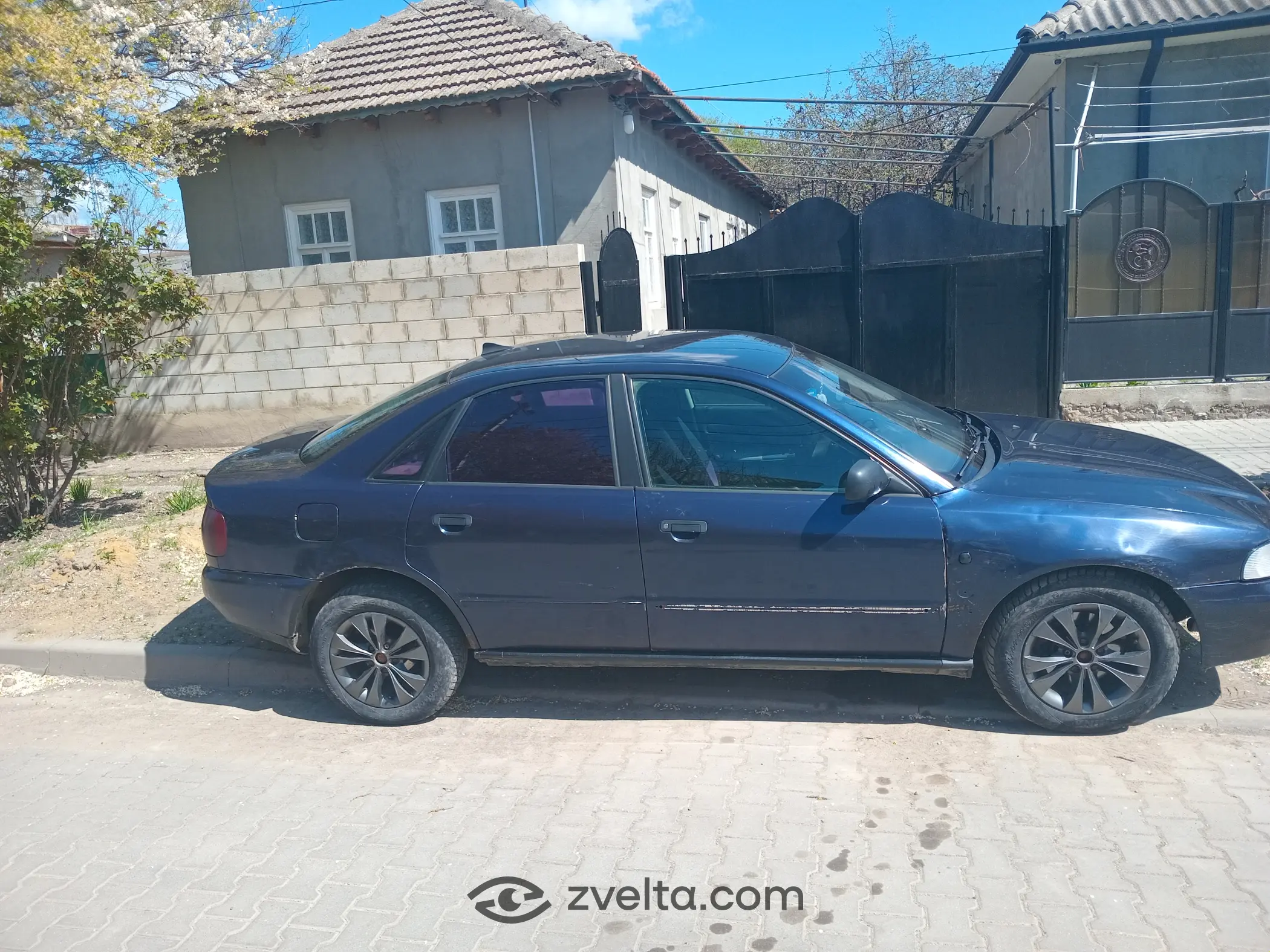 Car photo 3