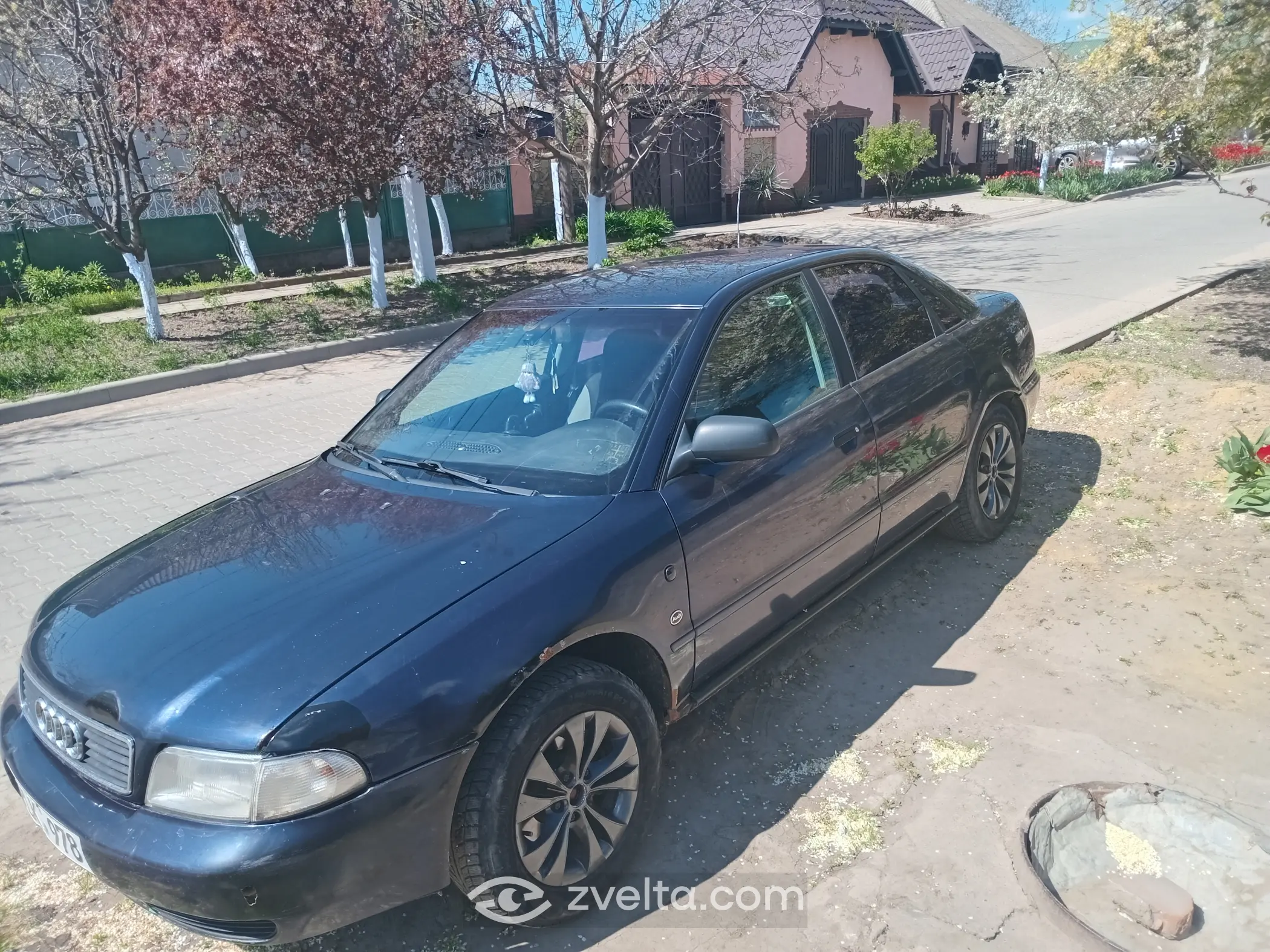 Car photo 5