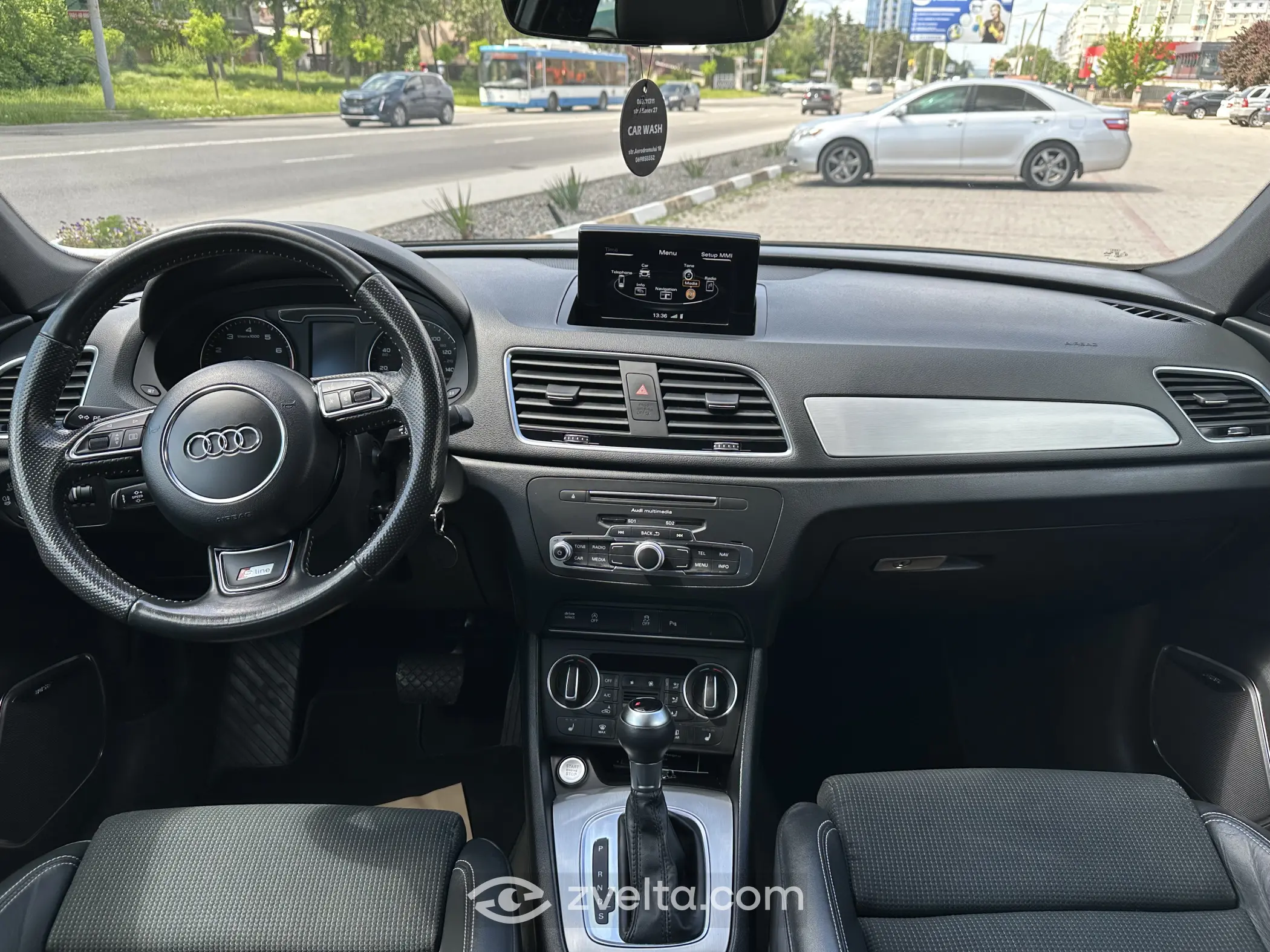 Car photo 3